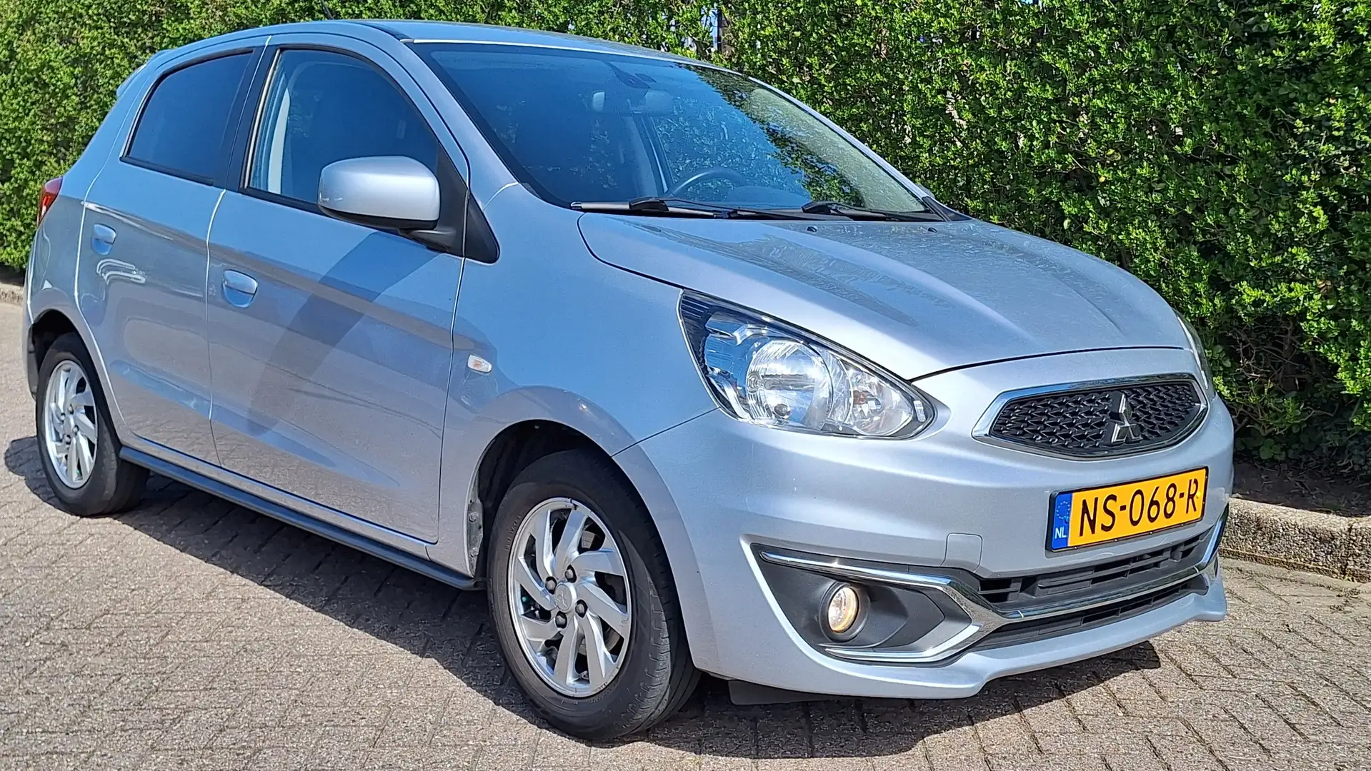 Mitsubishi Space Star 1.0 Intense Ned. Auto / Eerste eigenaar Gris - 1
