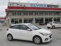Hyundai i20 1.2 MPI Essence LE Blanc - thumbnail 1