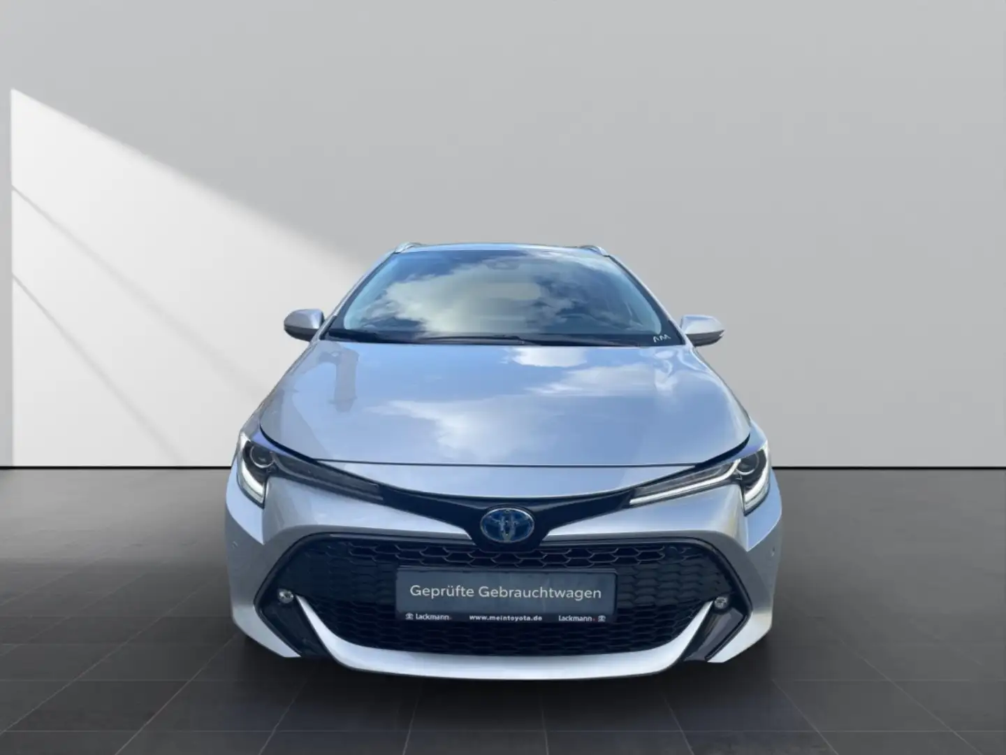 Toyota Corolla TS Hybrid Team D*Navi*LED*AHK*Technik* Silber - 2