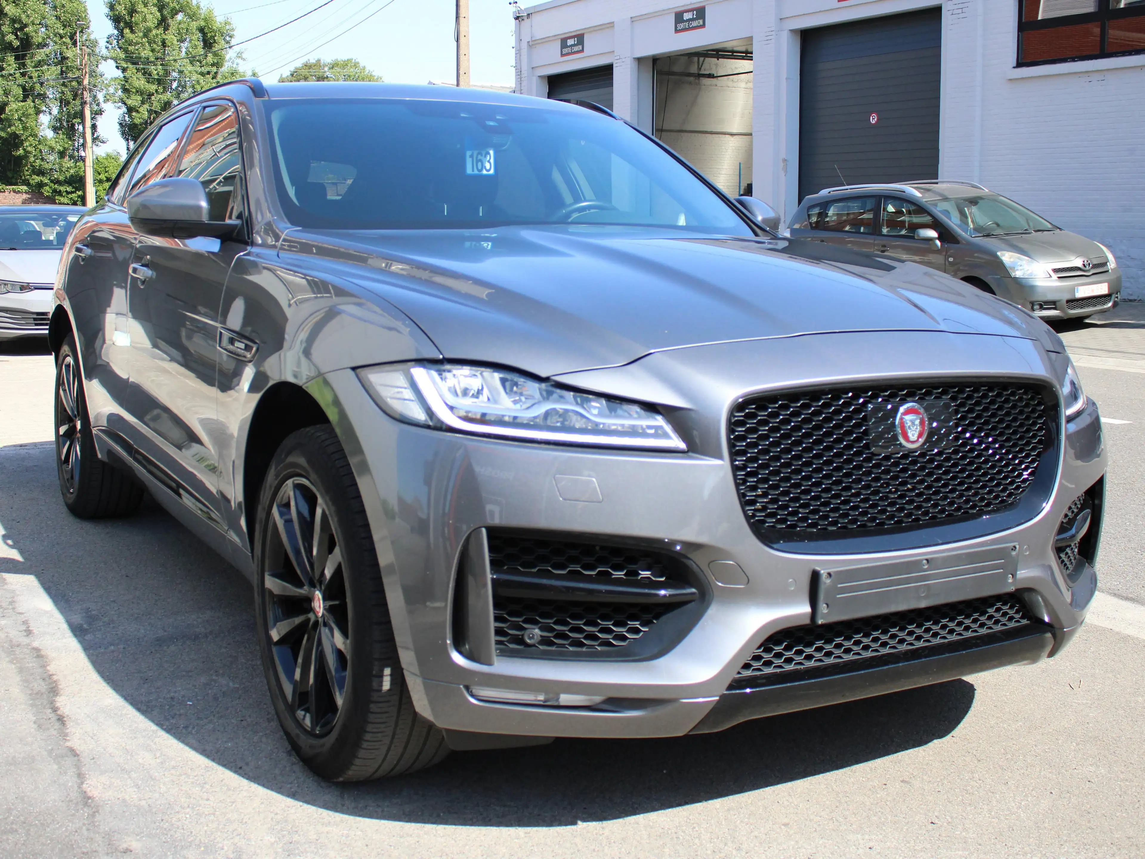 Jaguar F-Pace 2.0 T AWD R-Sport+BOÎTE AUTO+CUIR+CAMERA ++ — photo 3