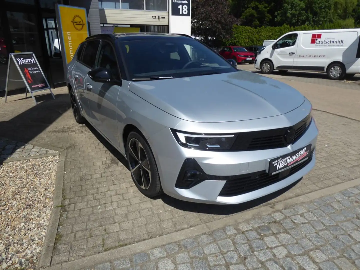 Opel Astra Sports Tourer 1.2 Turbo Automatik GS (L) Silber - 2