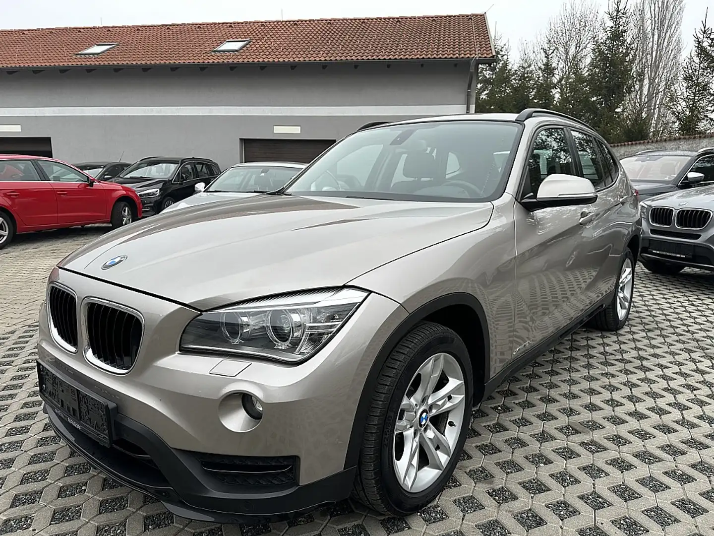 BMW X1 xDrive18d Österreich Paket Gris - 1