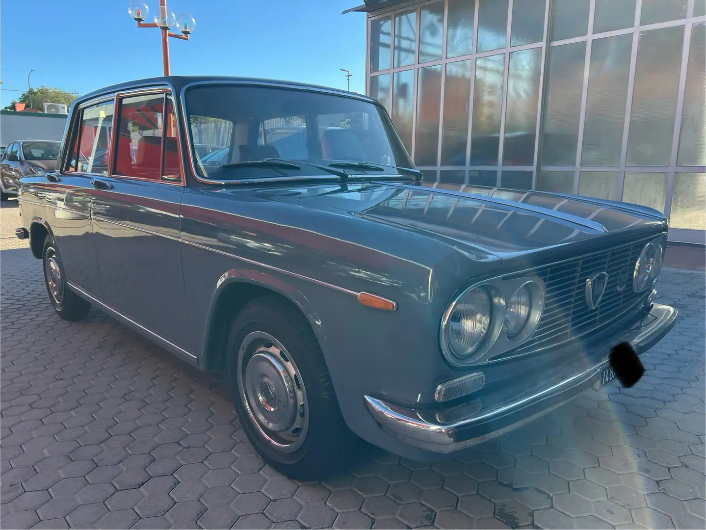 Lancia Fulvia 2 serie Grau - 2