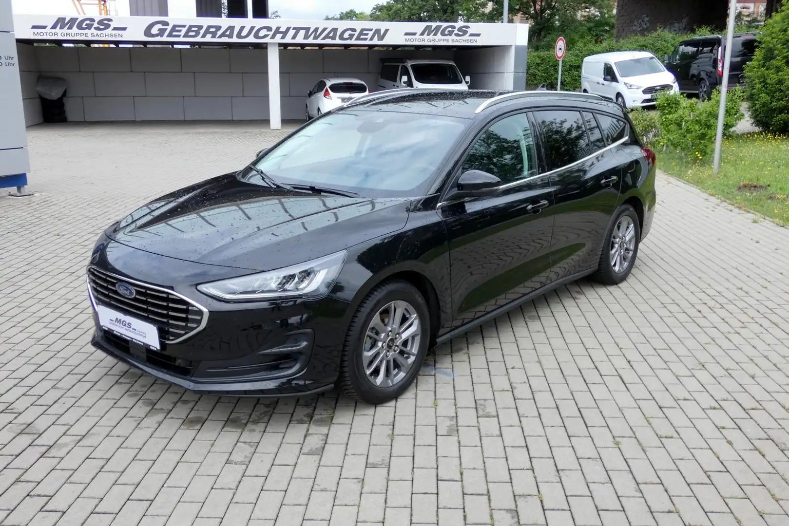 Ford Focus Turnier 1.0 'Titanium' #LED #ACC #NAVI #B&O #KAM Schwarz - 2