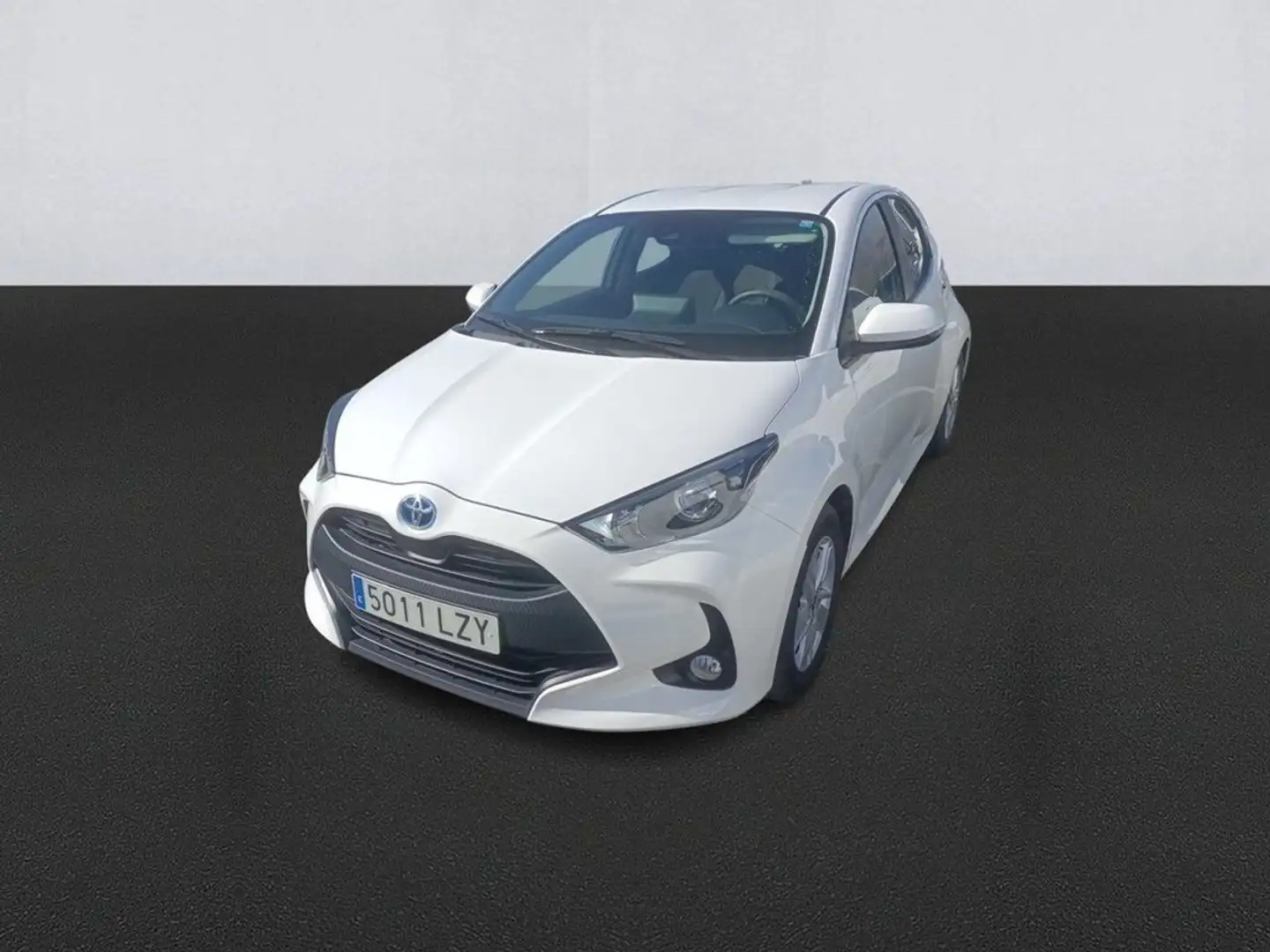 Toyota Yaris 1.5 120H Business Plus Amarillo - 1