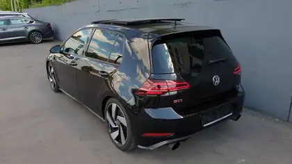 Annonce voiture d'occasion Volkswagen Golf - CARADIZE