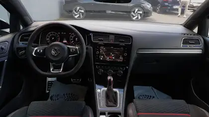 Annonce voiture d'occasion Volkswagen Golf - CARADIZE