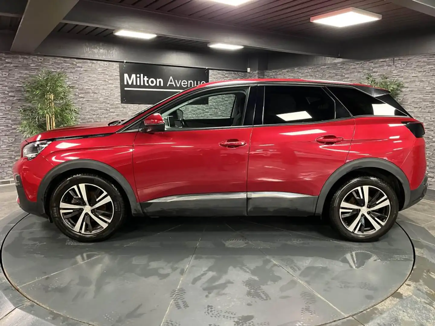 Peugeot 3008 3008 1.2i PureTech 12V S\u0026S - 130   Allure Rot - 2
