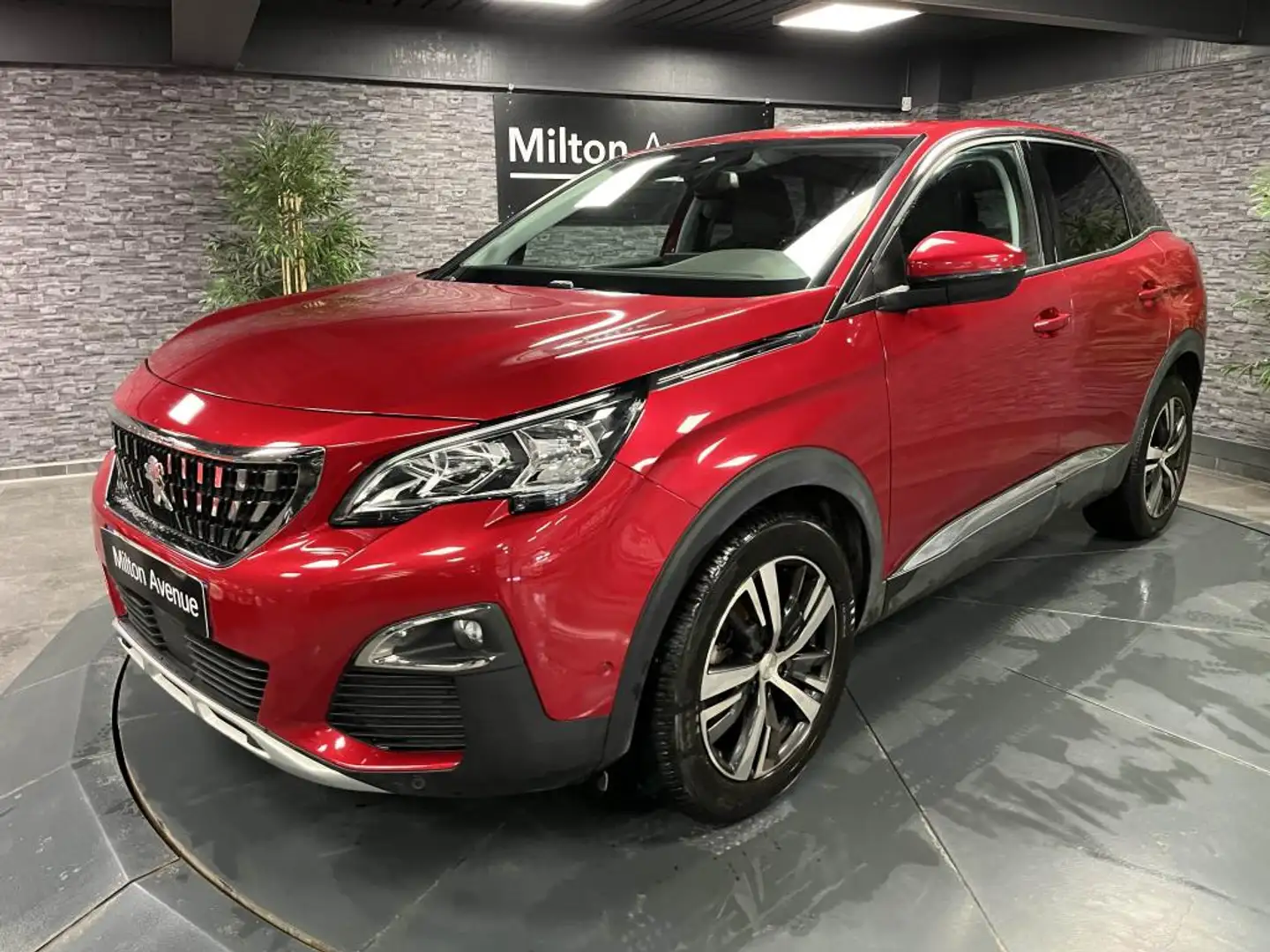 Peugeot 3008 3008 1.2i PureTech 12V S\u0026S - 130   Allure Rot - 1