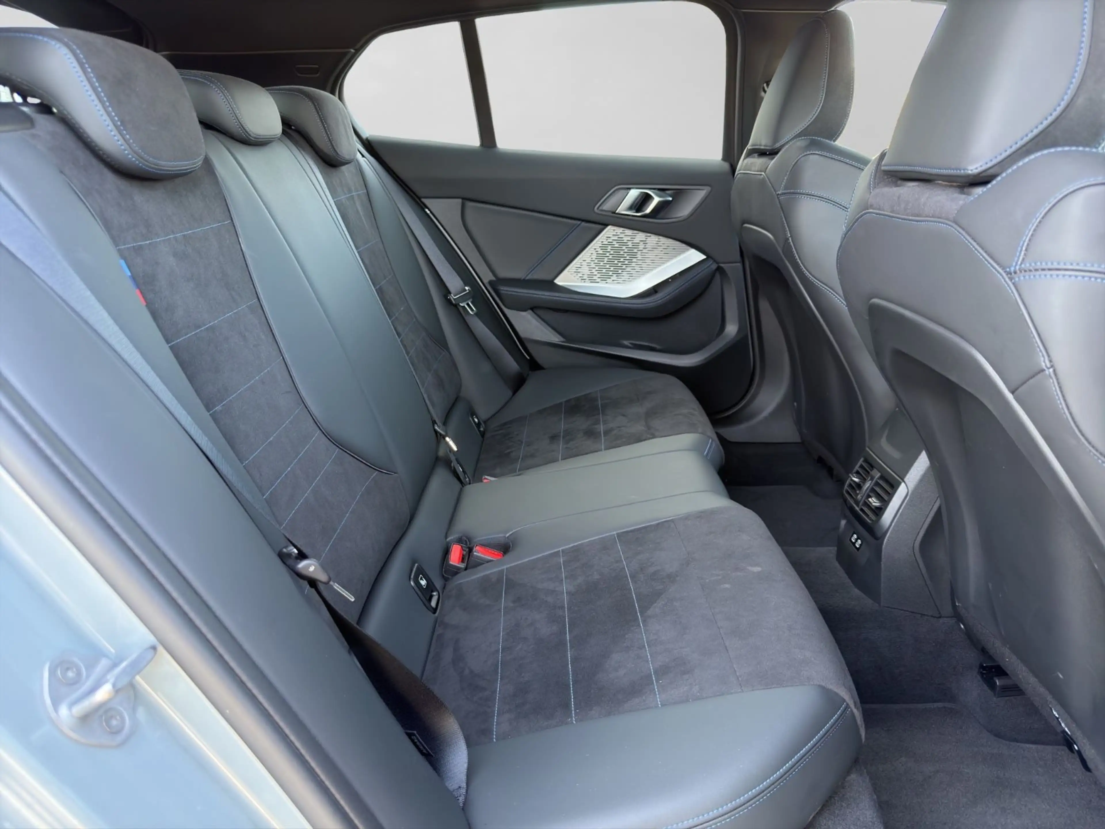 BMW 118 d M Sport Automatik CarPlay Kamera Alexa — photo 12