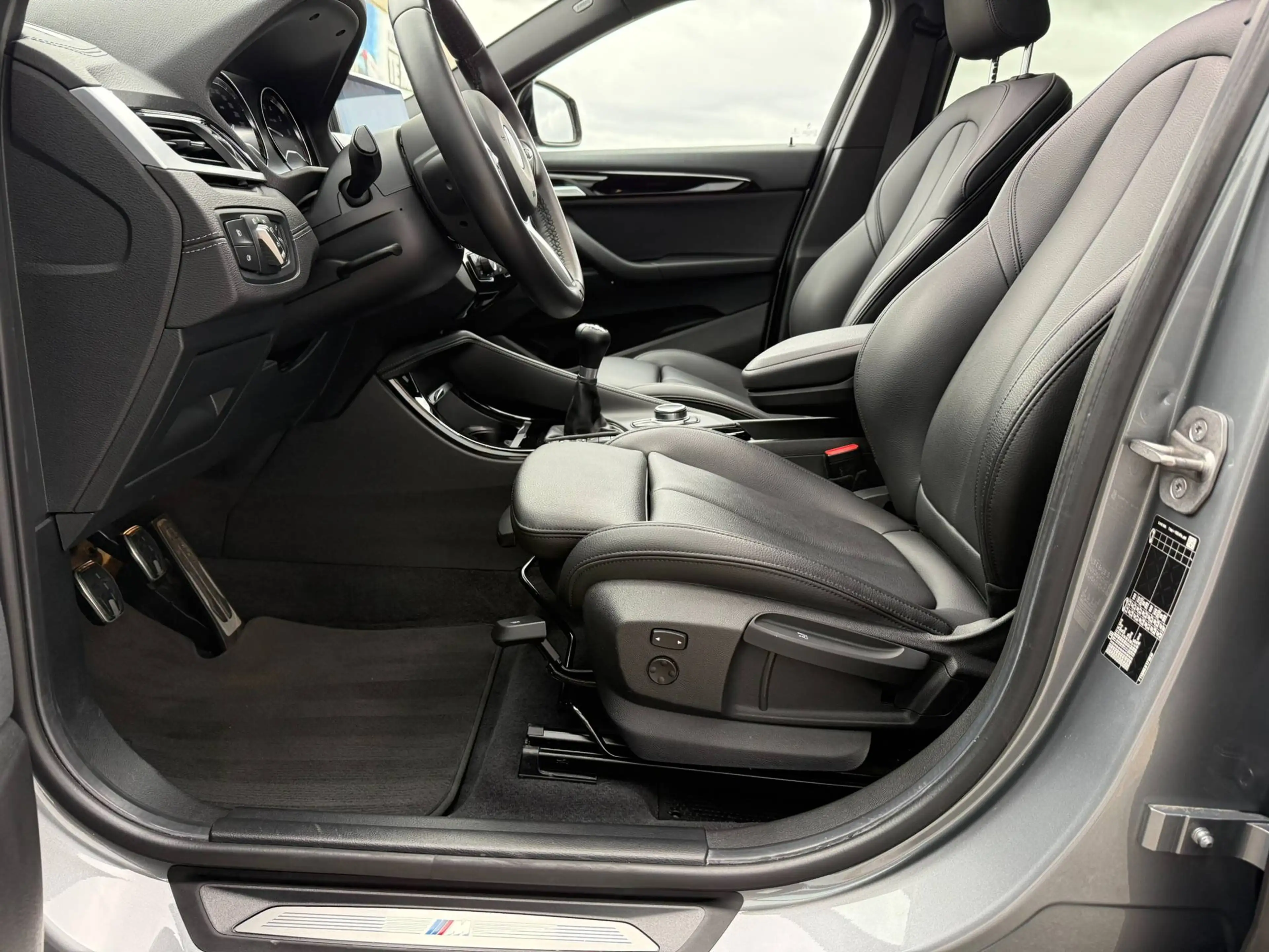 BMW X2 X2 sDrive18i - M sportpakket - Panoramisch open dak - Camera - GPS - Leder - Belgische wagen - Eerste eigenaar — photo 15