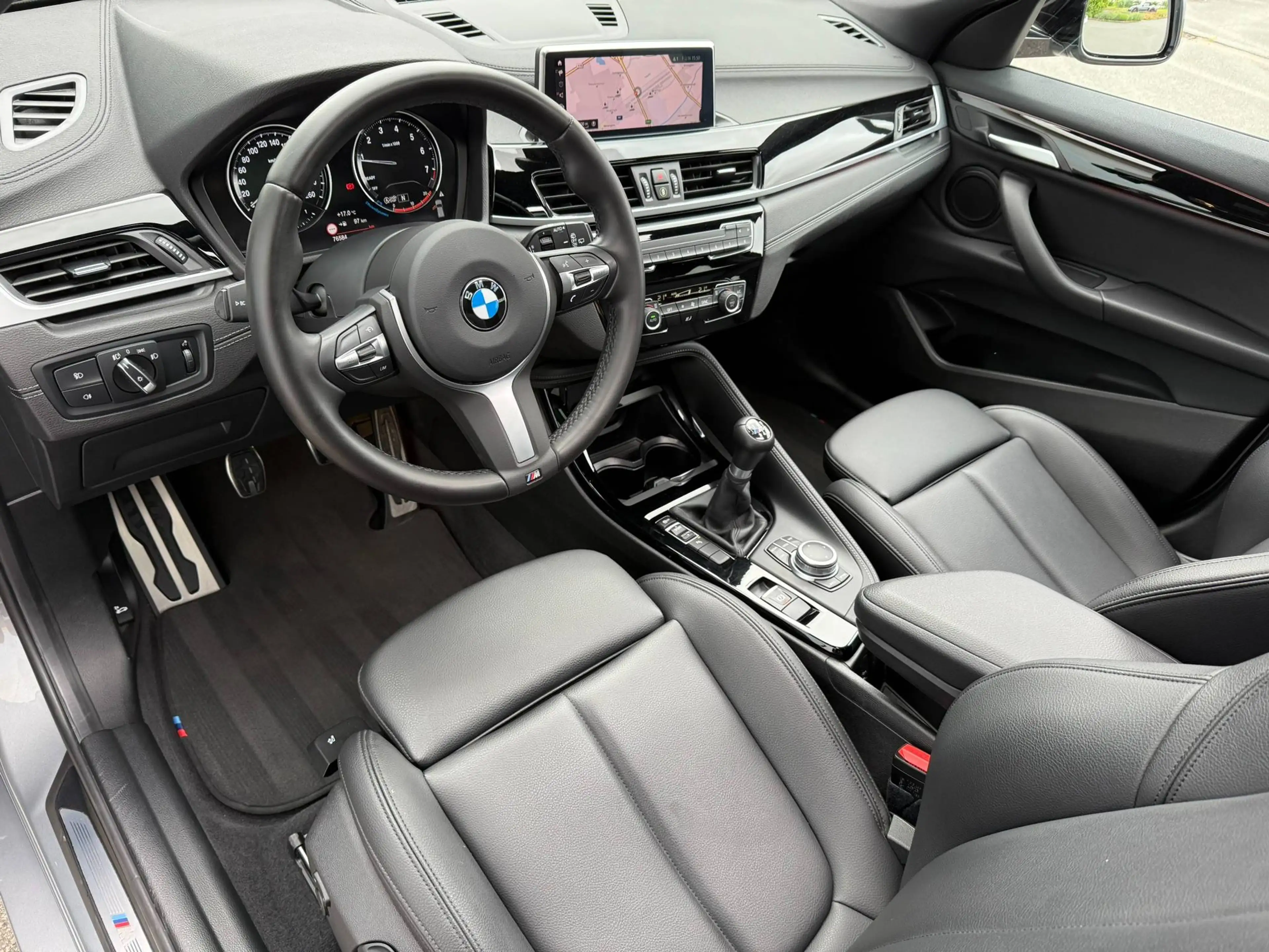 BMW X2 X2 sDrive18i - M sportpakket - Panoramisch open dak - Camera - GPS - Leder - Belgische wagen - Eerste eigenaar — photo 13