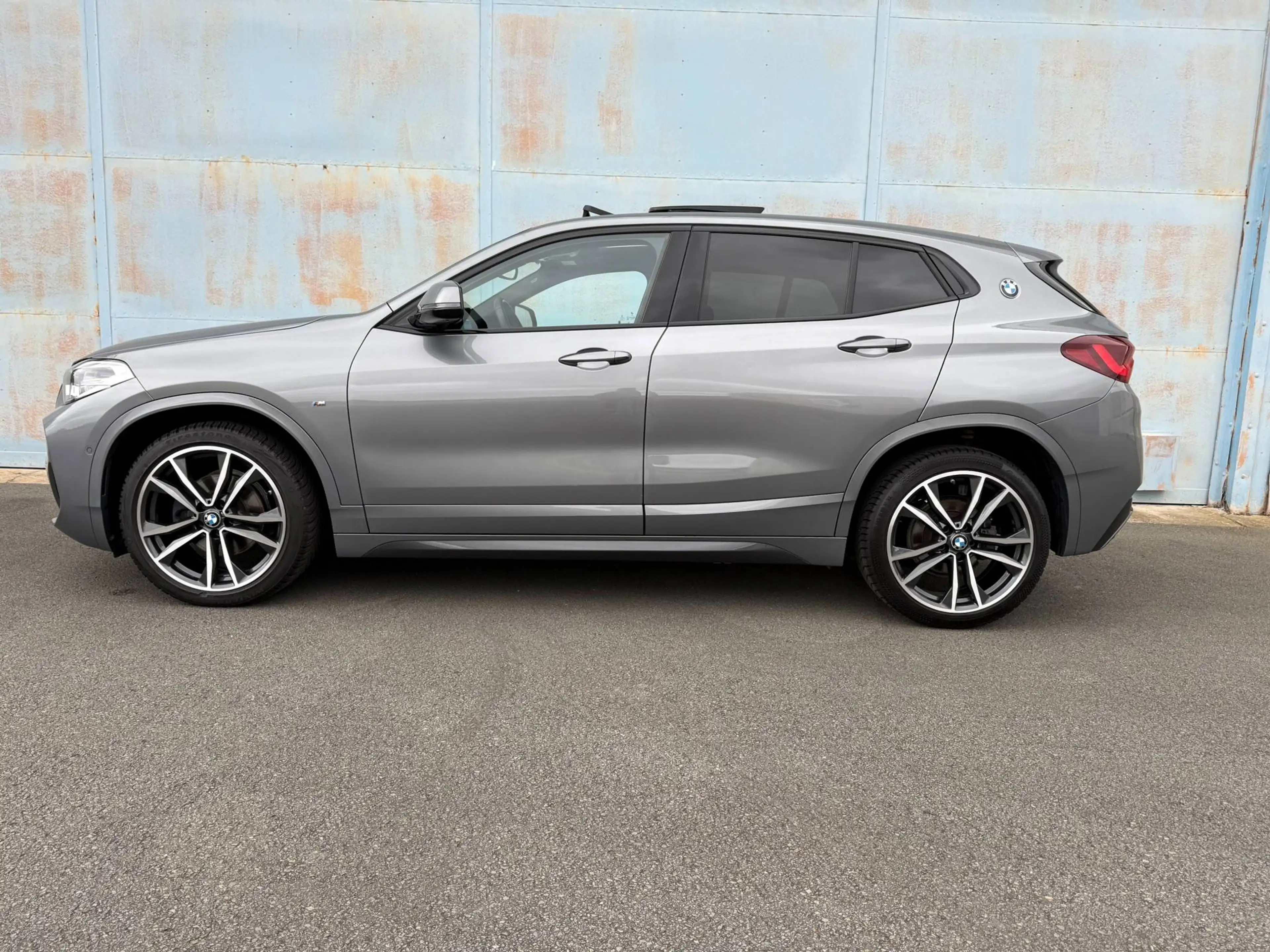 BMW X2 X2 sDrive18i - M sportpakket - Panoramisch open dak - Camera - GPS - Leder - Belgische wagen - Eerste eigenaar — photo 2