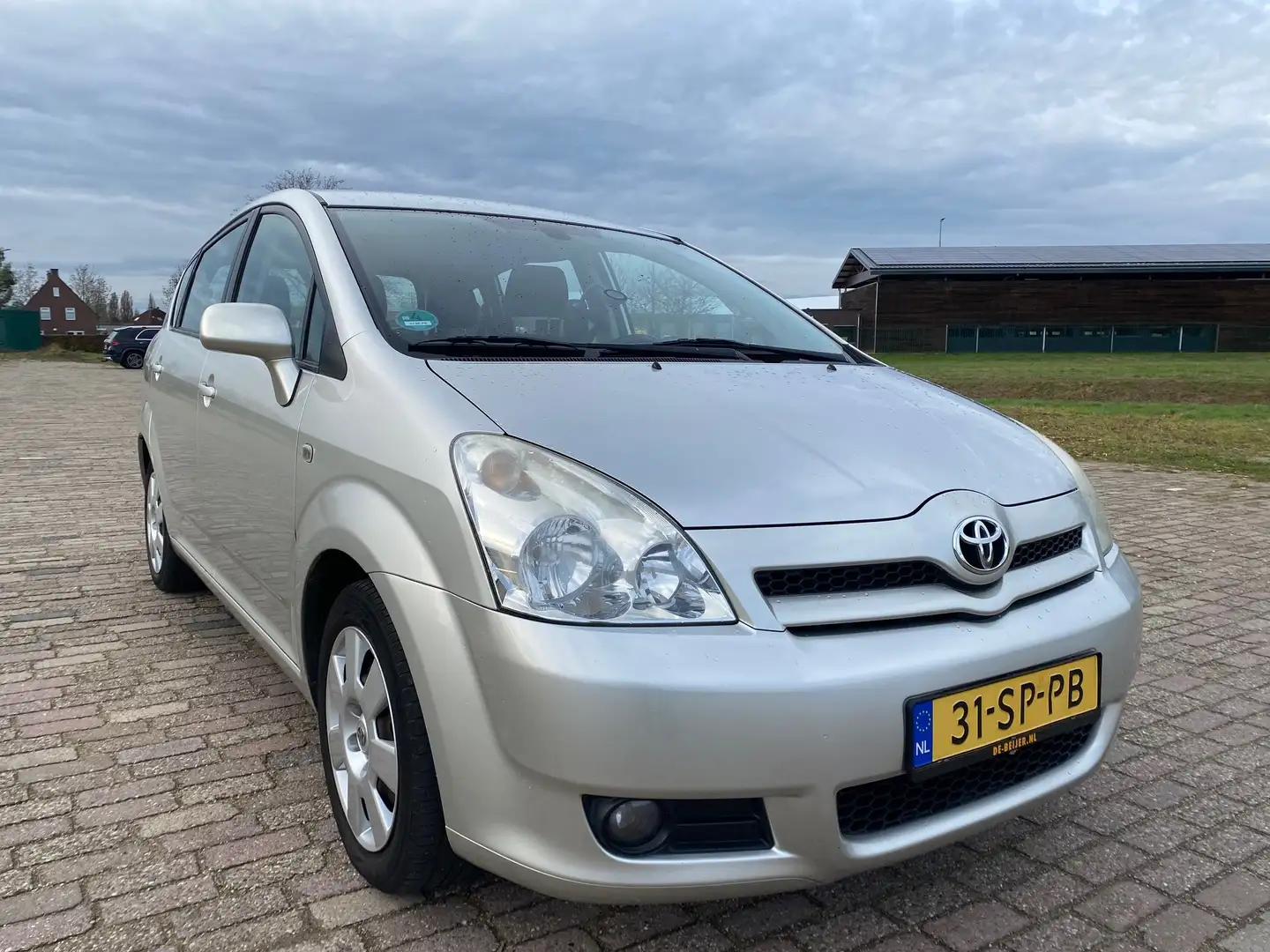 Toyota Corolla Verso Corolla Verso 1.8 VVT-i Sol met trekhaak Zilver - 2