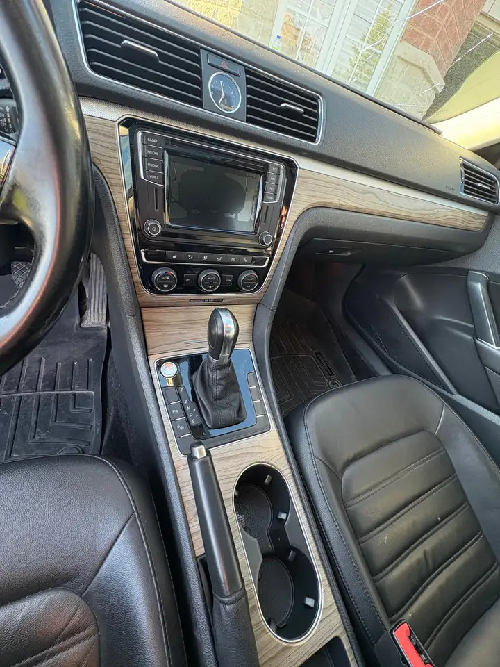 Volkswagen Passat photo Volkswagen Passat