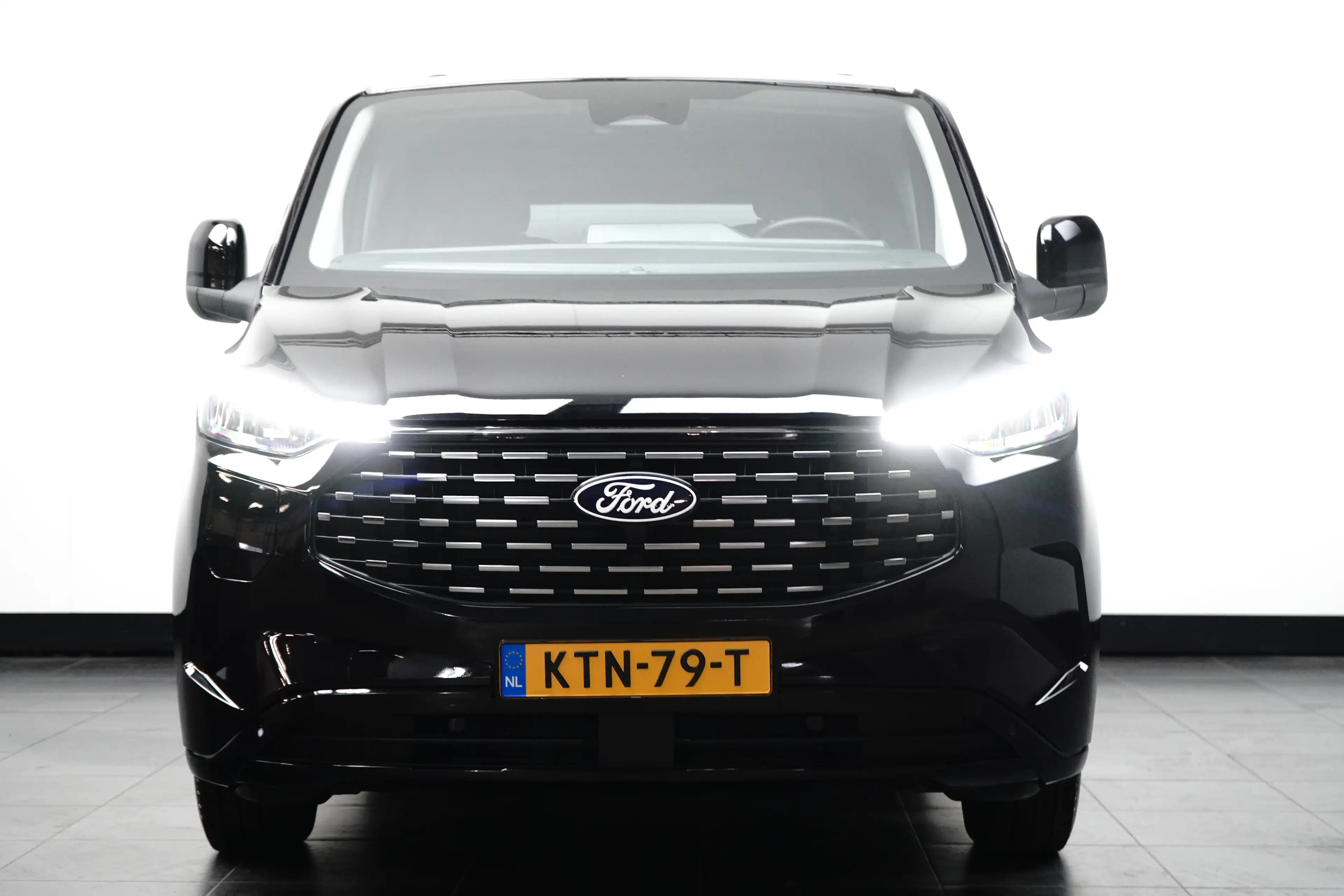 Ford Transit Custom Tourneo 340 2.5 PHEV L1H1 Titanium | Stoel- Stuurv — photo 5