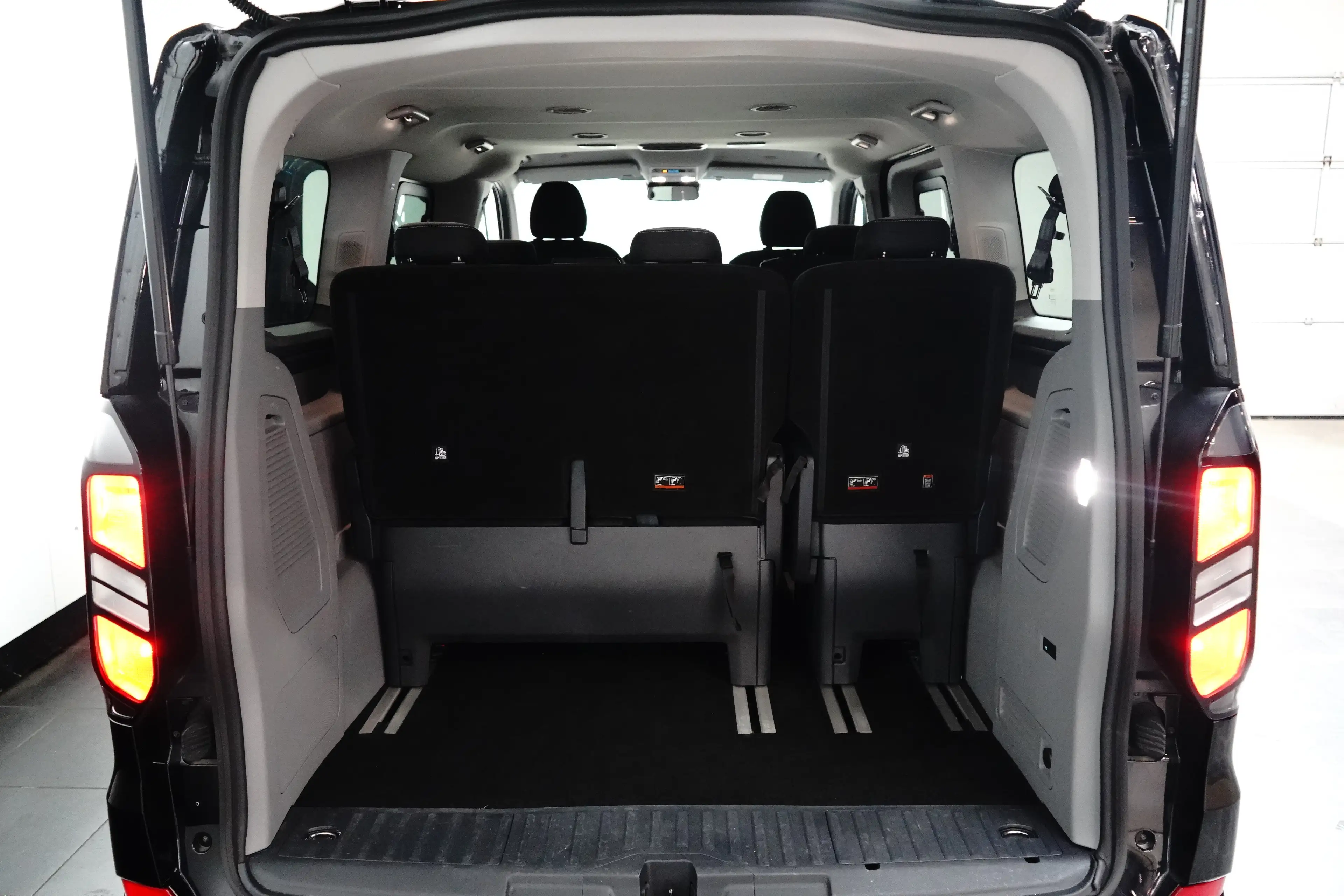 Ford Transit Custom Tourneo 340 2.5 PHEV L1H1 Titanium | Stoel- Stuurv — photo 13
