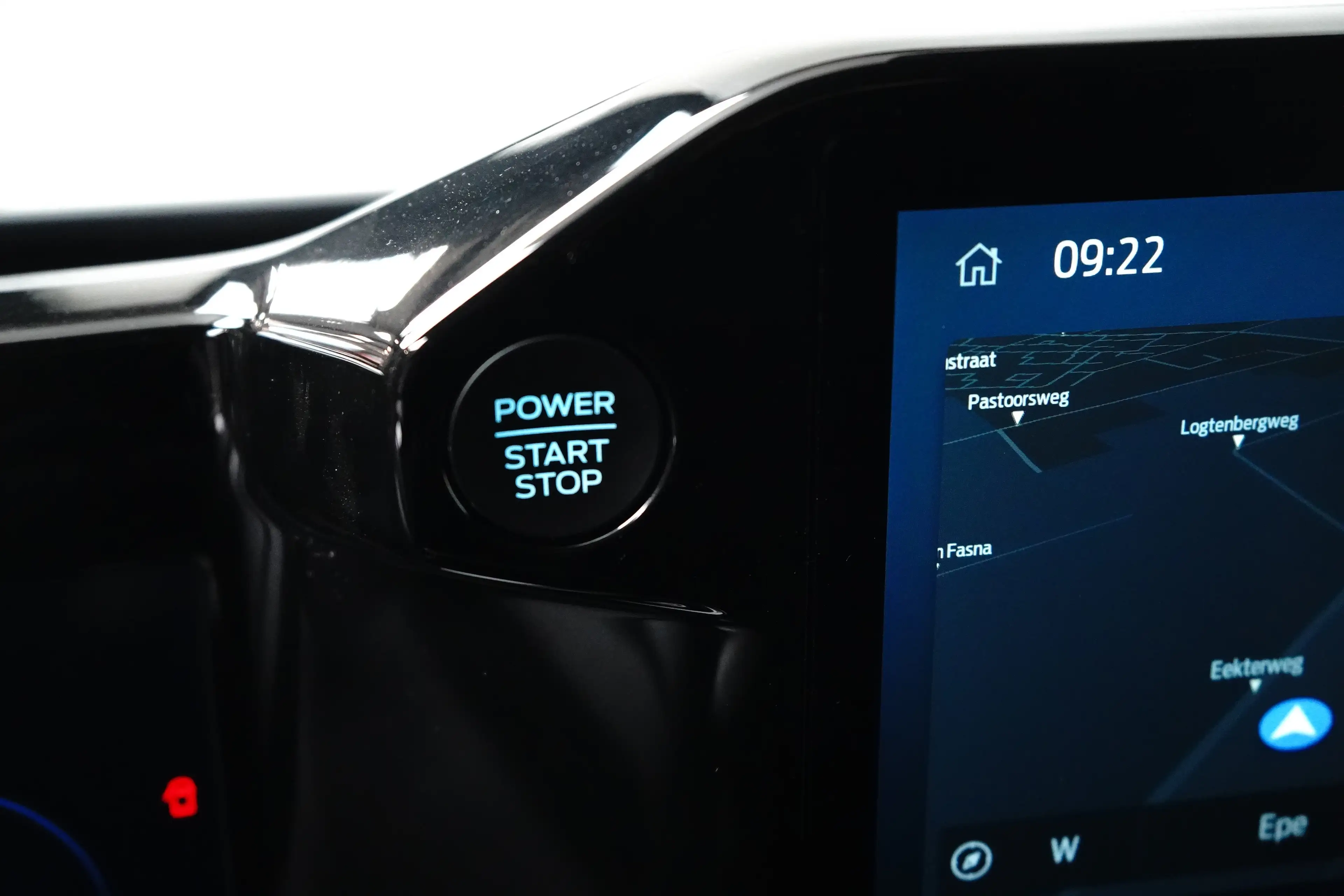 Ford Transit Custom Tourneo 340 2.5 PHEV L1H1 Titanium | Stoel- Stuurv — photo 24