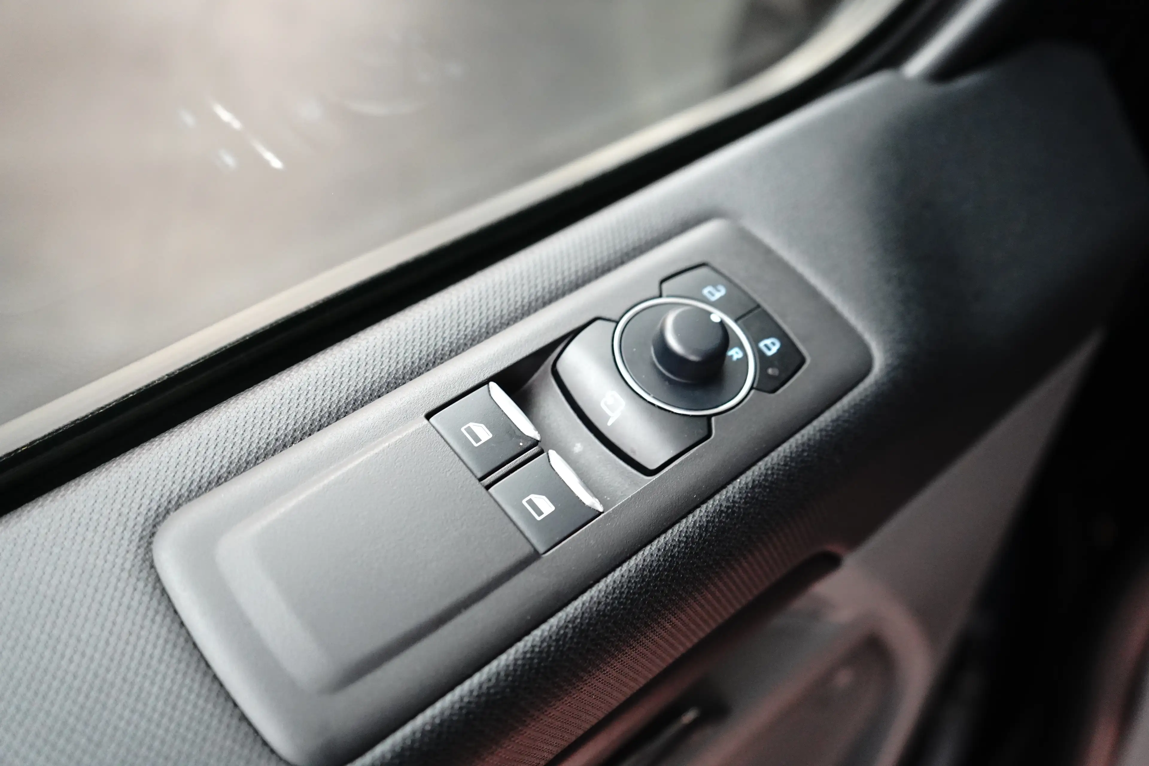 Ford Transit Custom Tourneo 340 2.5 PHEV L1H1 Titanium | Stoel- Stuurv — photo 14