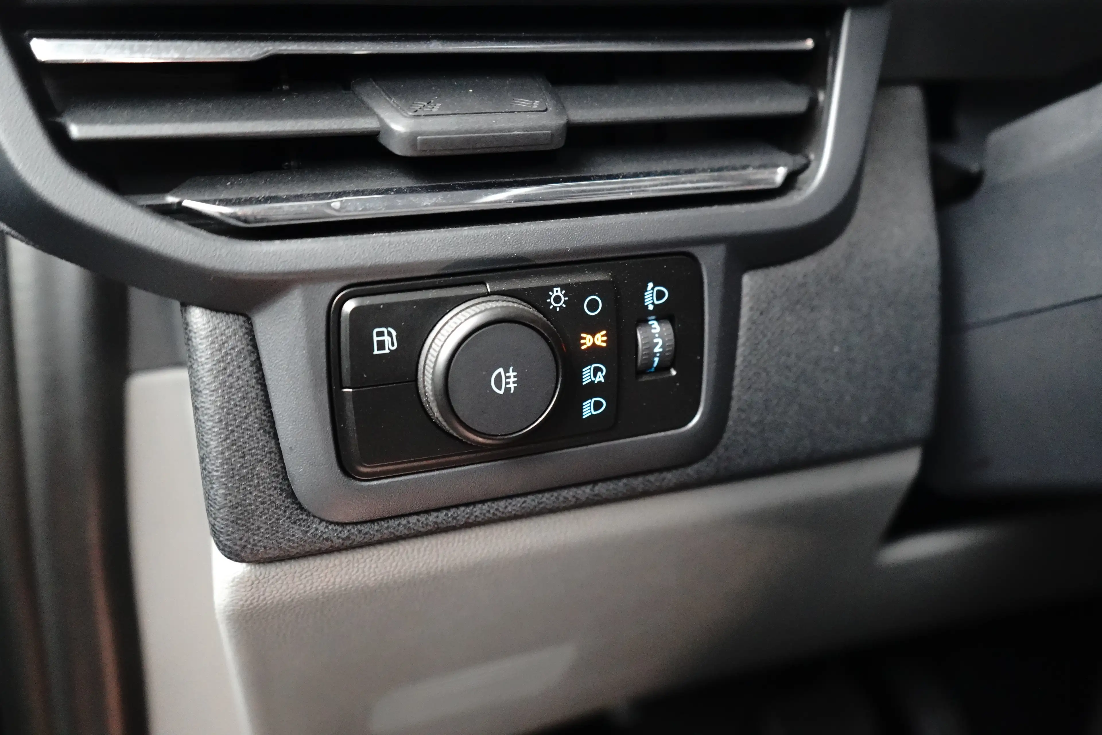 Ford Transit Custom Tourneo 340 2.5 PHEV L1H1 Titanium | Stoel- Stuurv — photo 15