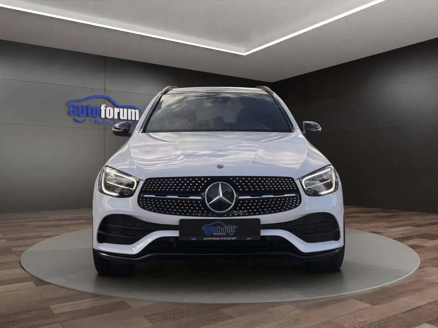 Mercedes-Benz GLC 200 4Matic AMG°AHK°NIGHT°PANO°KAMERA°LED Weiß - 2