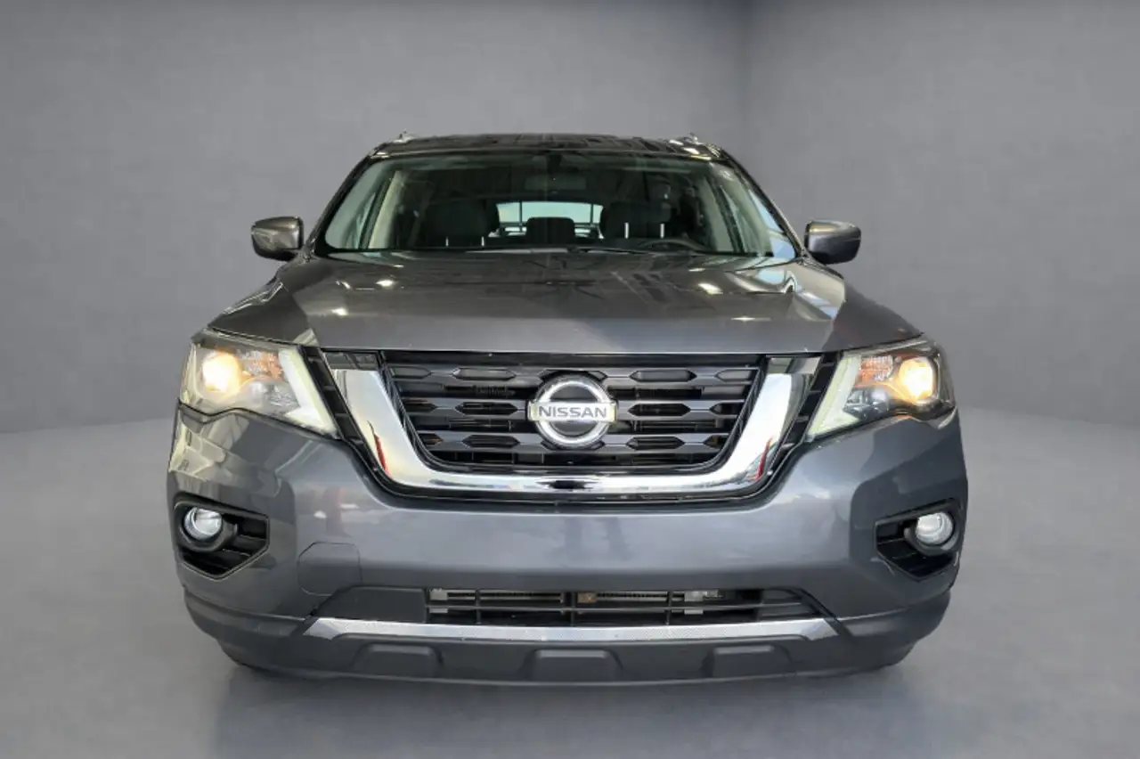 Nissan Pathfinder снимка Nissan Pathfinder