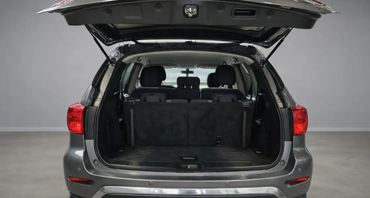 Nissan Pathfinder снимка Nissan Pathfinder