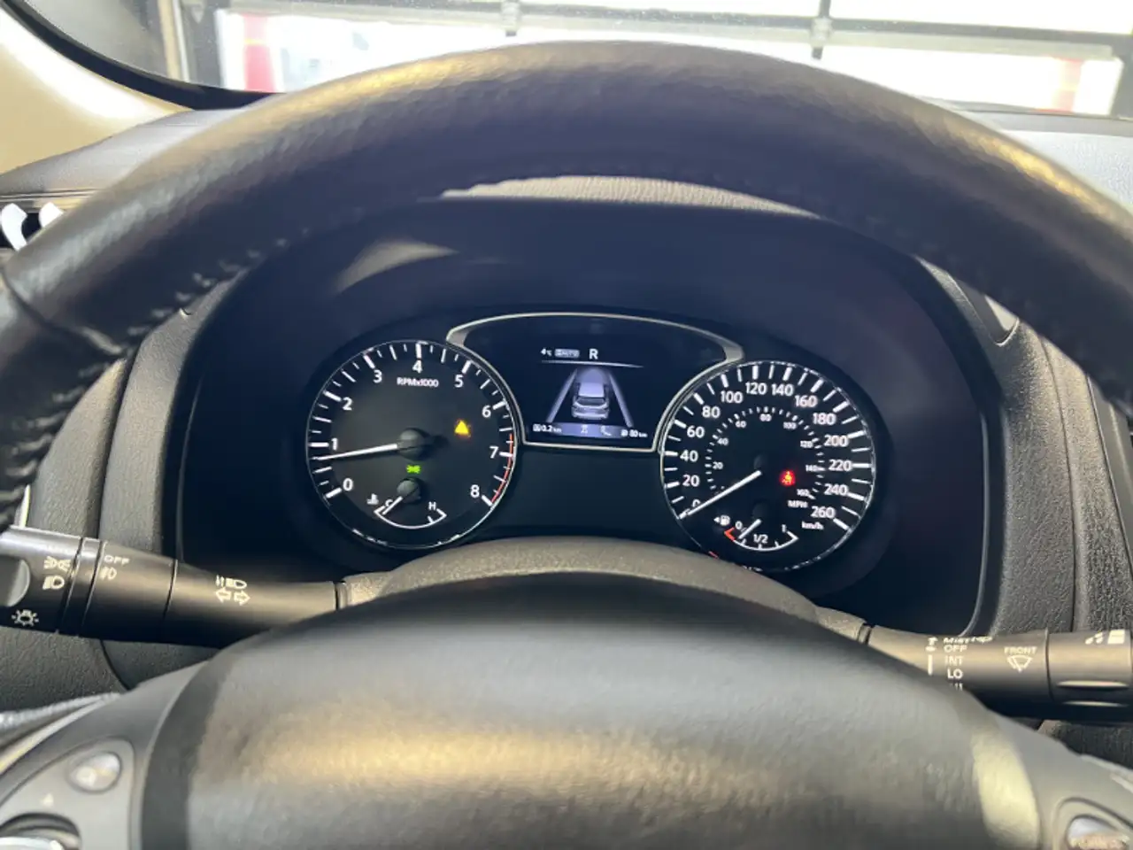 Nissan Pathfinder снимка Nissan Pathfinder