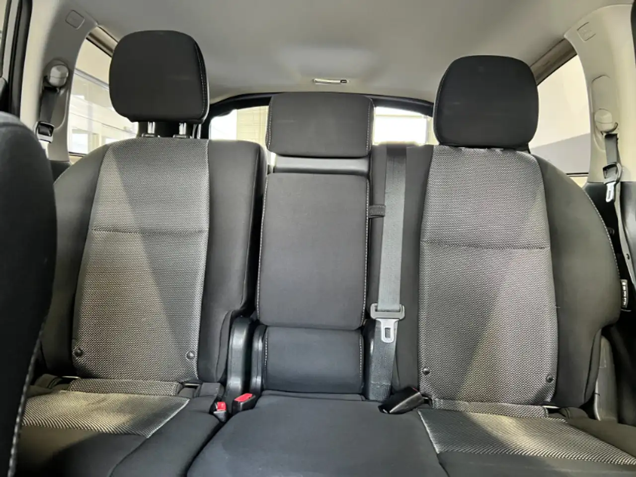 Nissan Pathfinder снимка Nissan Pathfinder