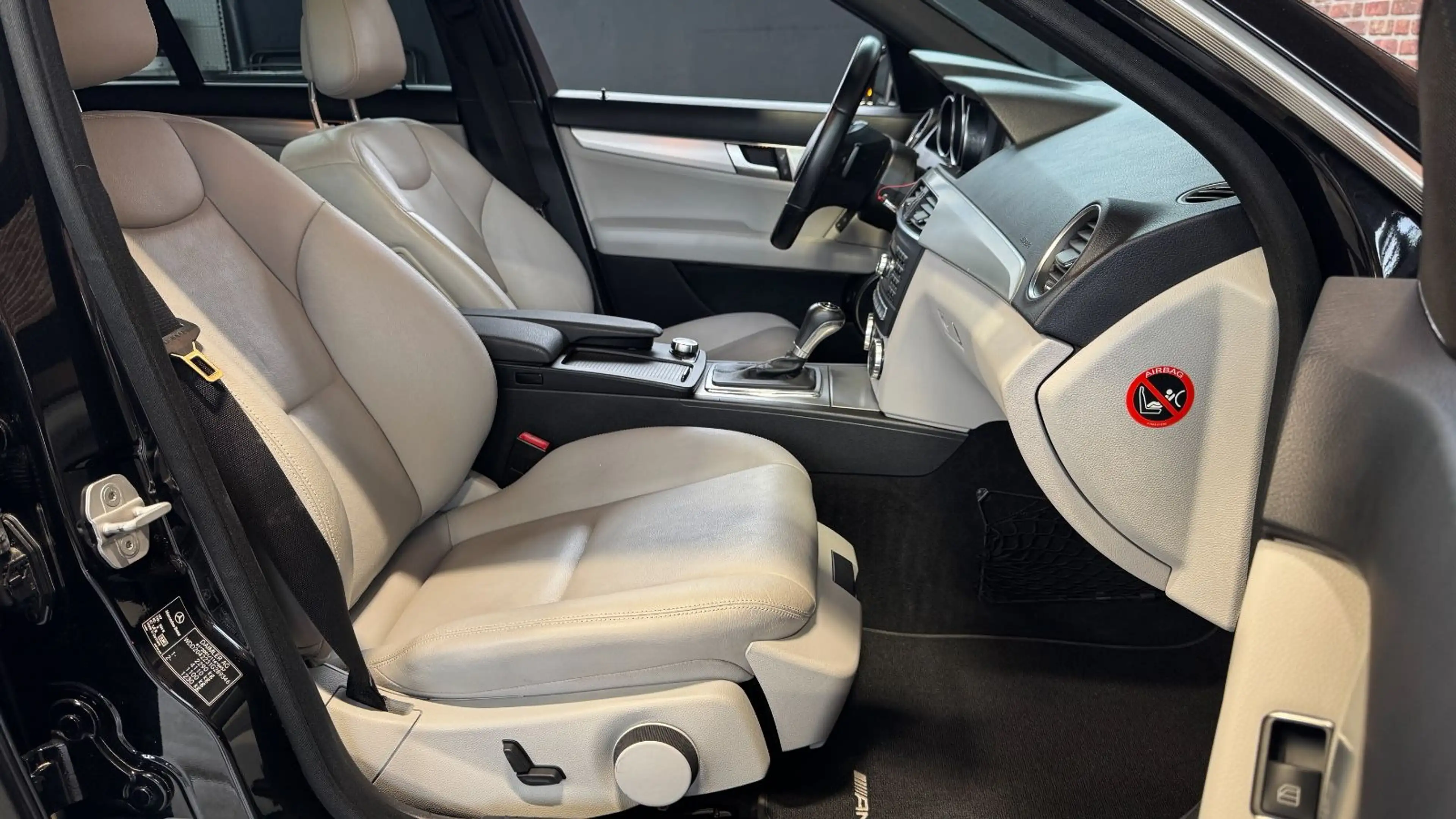 Mercedes-Benz C 350 CDI T Autom. AMG-PAKET*DISTRONIC*TOTWINKEL — photo 8