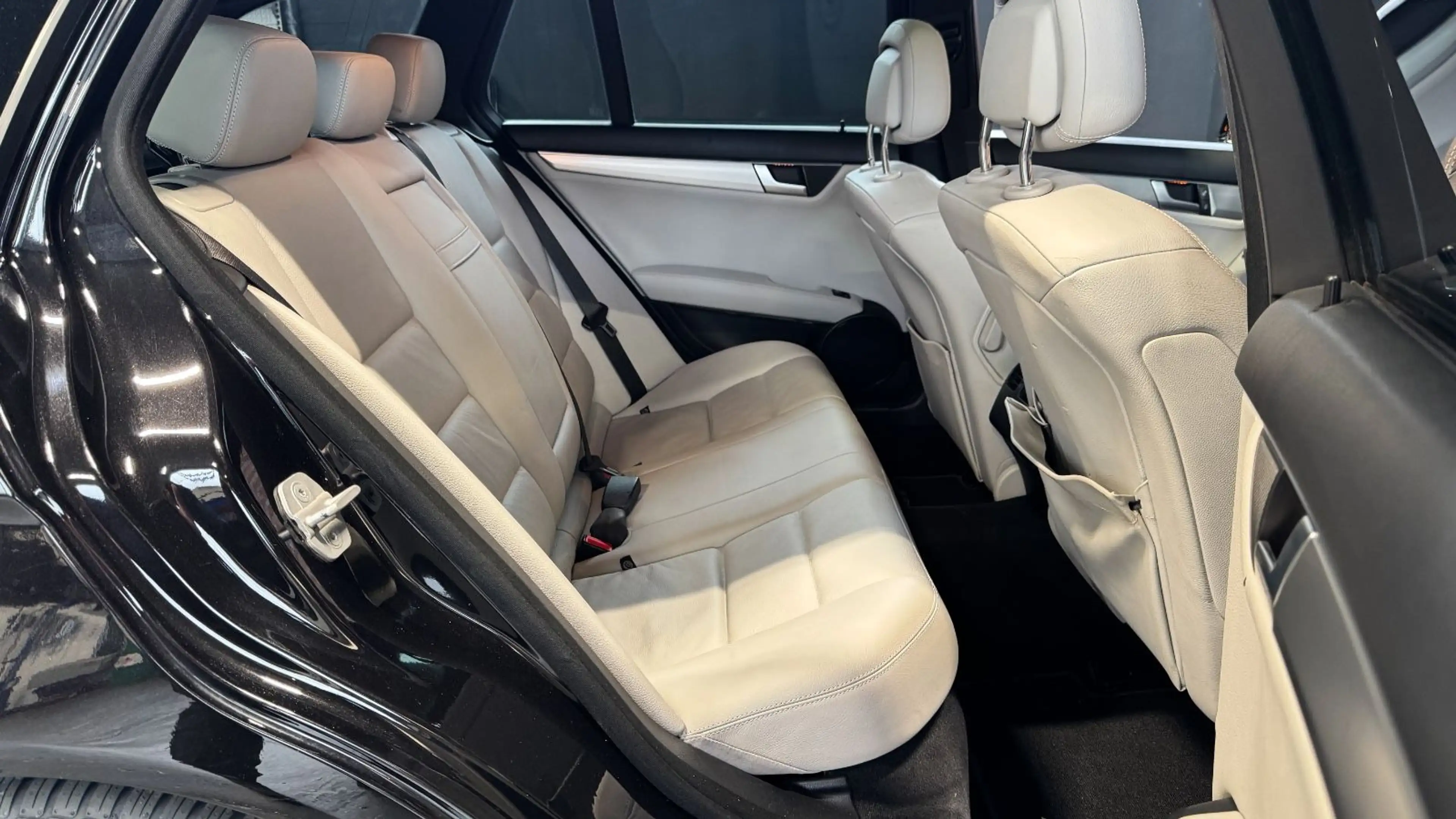 Mercedes-Benz C 350 CDI T Autom. AMG-PAKET*DISTRONIC*TOTWINKEL — photo 9