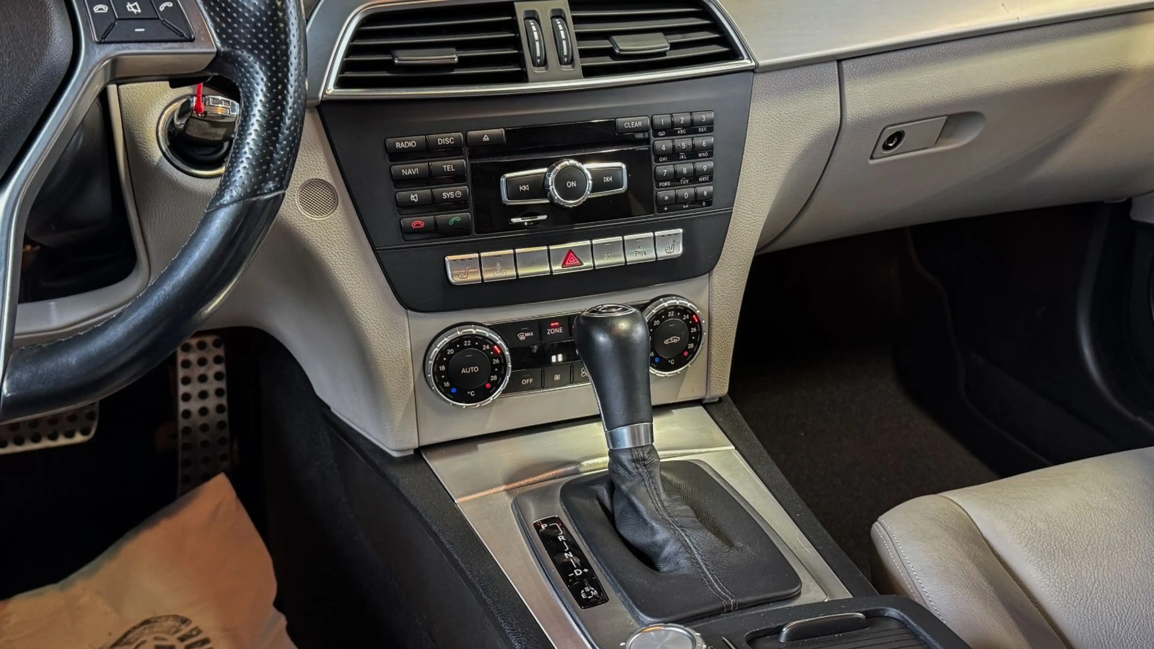 Mercedes-Benz C 350 CDI T Autom. AMG-PAKET*DISTRONIC*TOTWINKEL — photo 12