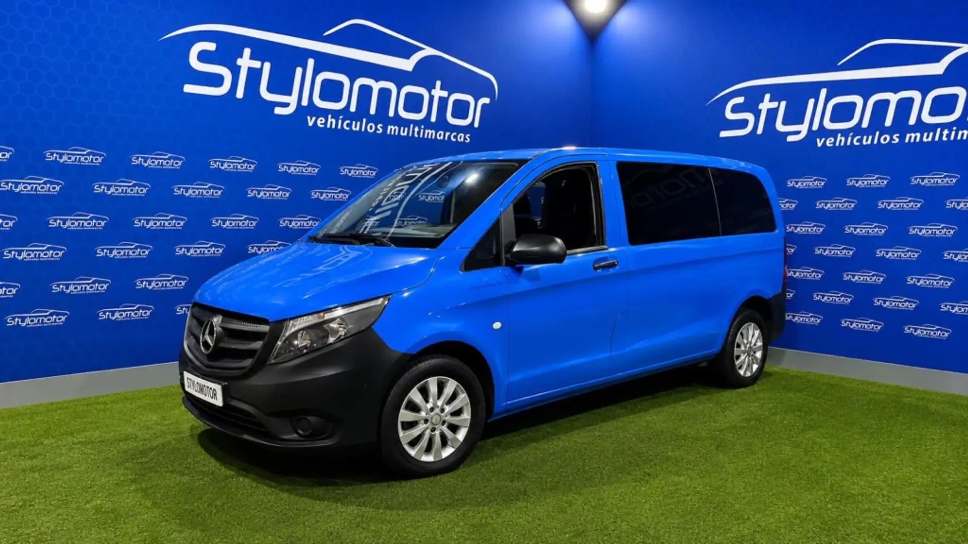 Mercedes-Benz Vito Tourer 109 CDI Pro Larga Azul - 1