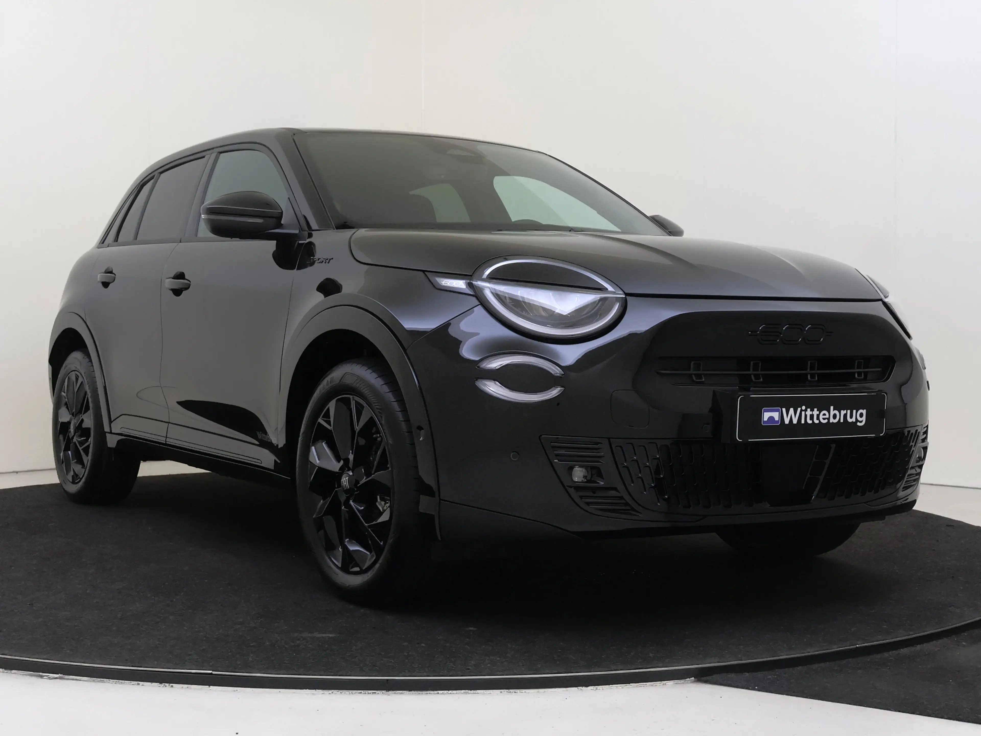 Fiat 600e La Prima 54 kWh NRM DEMO — photo 3