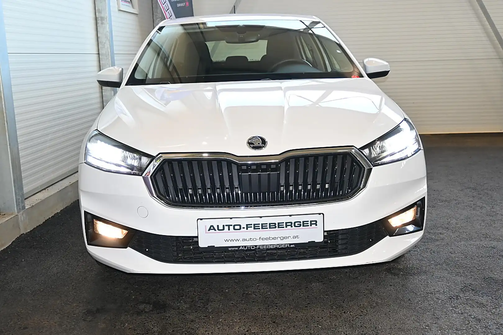 Skoda Fabia Ambition 1,0; Tempomat, LED, SmartLink Weiß - 2