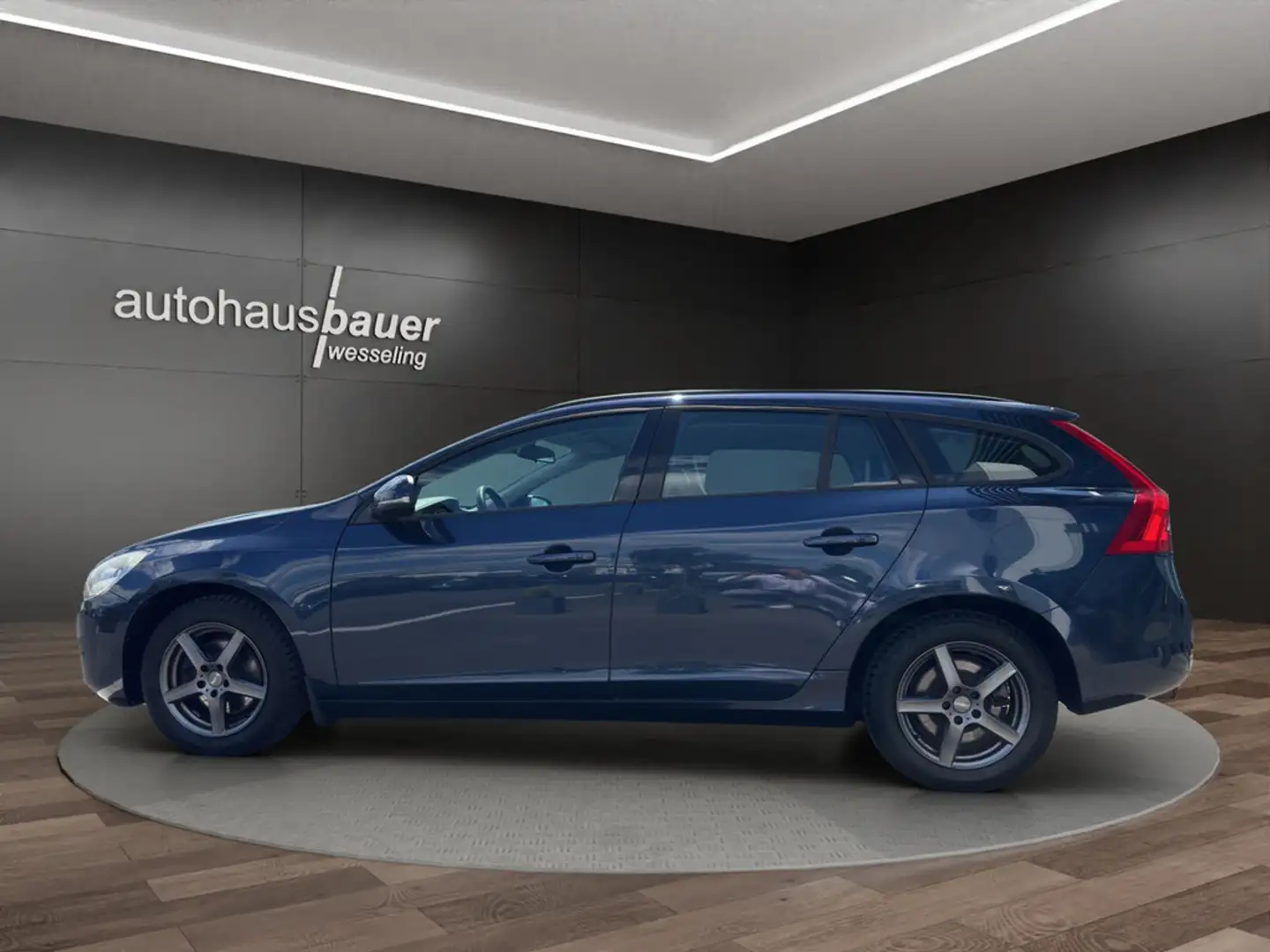 Volvo Blau - 2