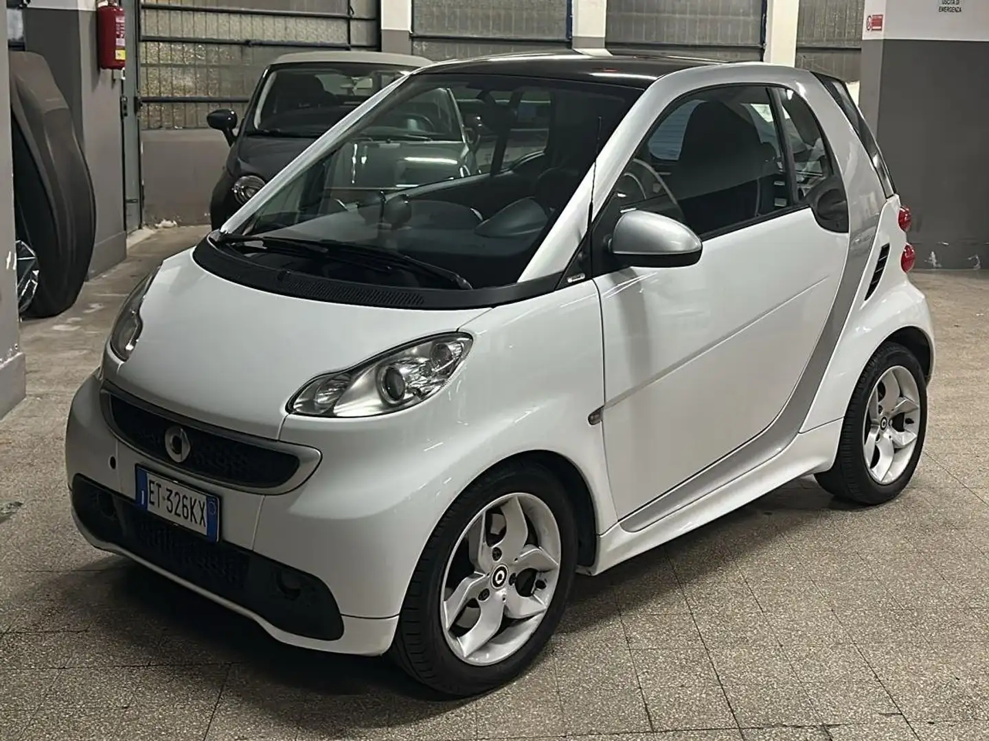 smart forTwo Fortwo II 2013 SERVOSTERZO 1.0 mhd Pulse 71cv FL Wit - 1