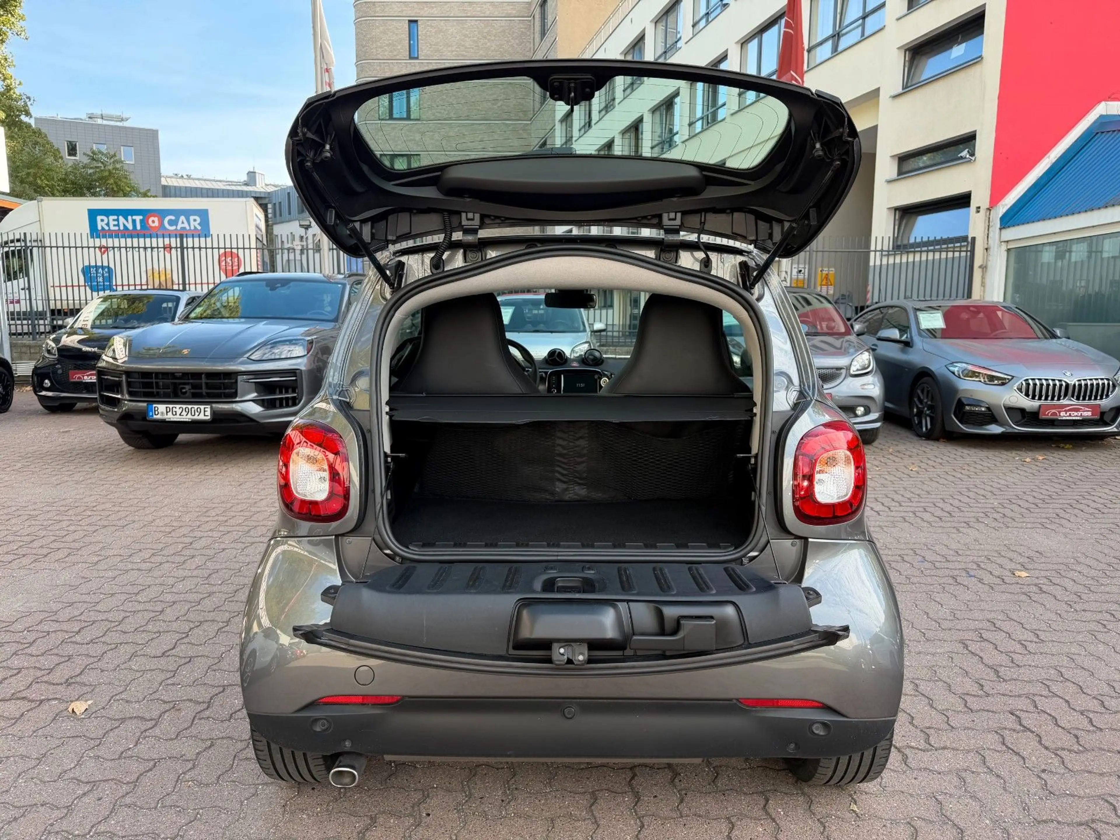 smart forTwo fortwo 66kW DCT prime SPORT*PANO*NAV*SHZ*PTS*KAM — photo 30