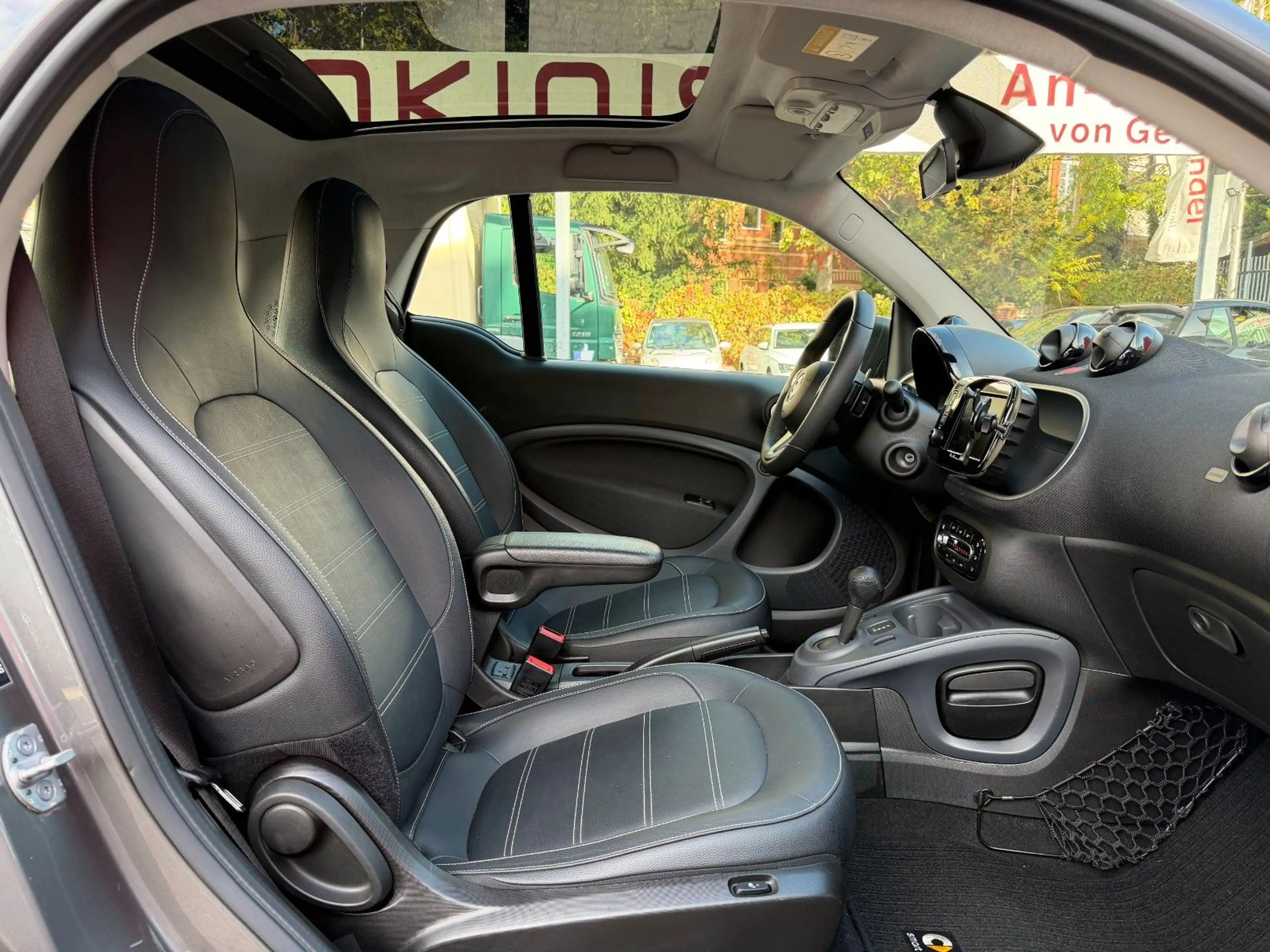 smart forTwo fortwo 66kW DCT prime SPORT*PANO*NAV*SHZ*PTS*KAM — photo 12