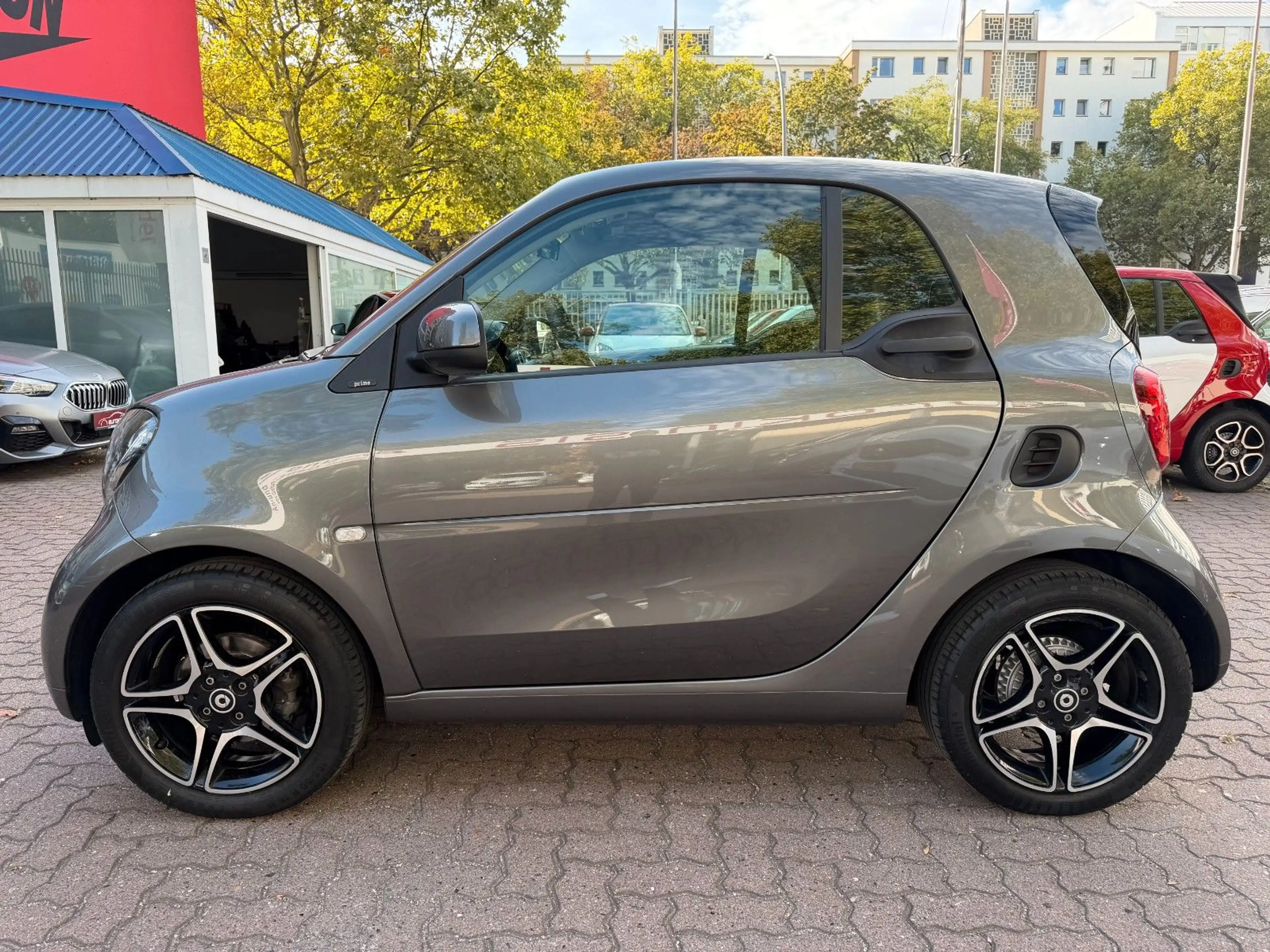 smart forTwo fortwo 66kW DCT prime SPORT*PANO*NAV*SHZ*PTS*KAM — photo 2