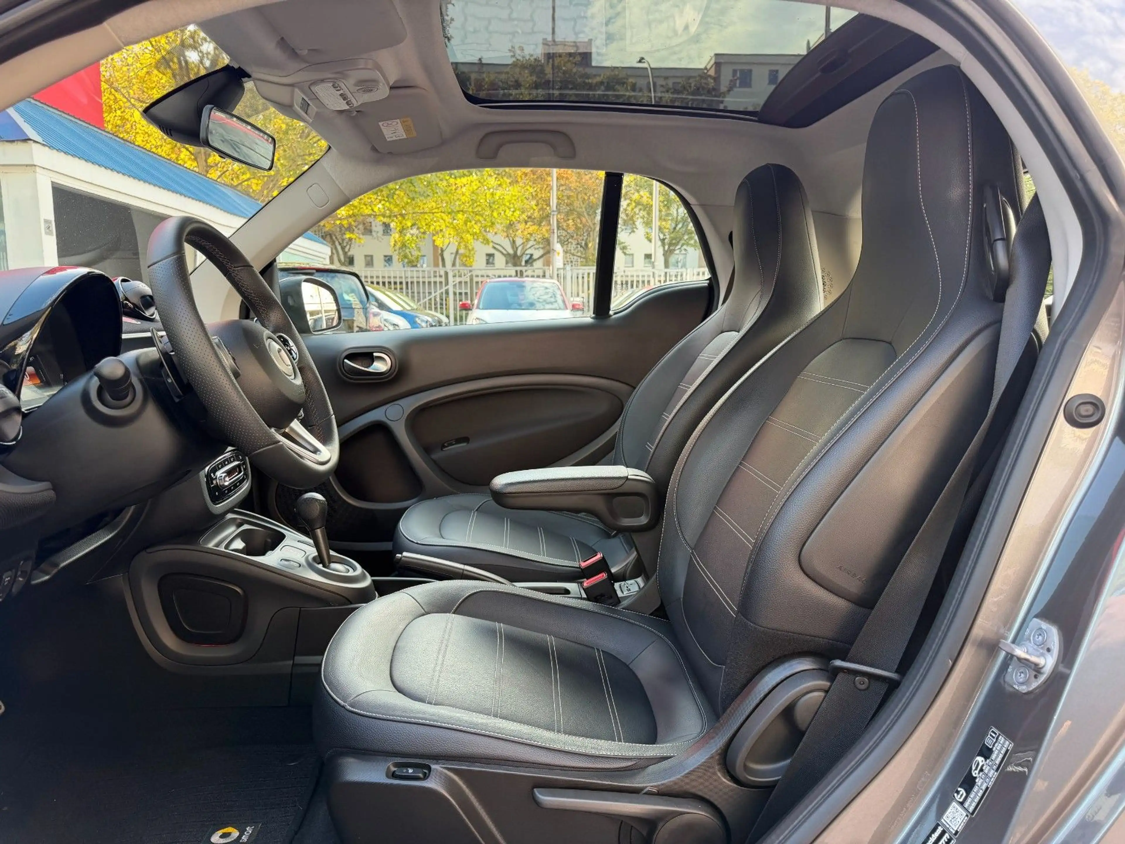 smart forTwo fortwo 66kW DCT prime SPORT*PANO*NAV*SHZ*PTS*KAM — photo 11