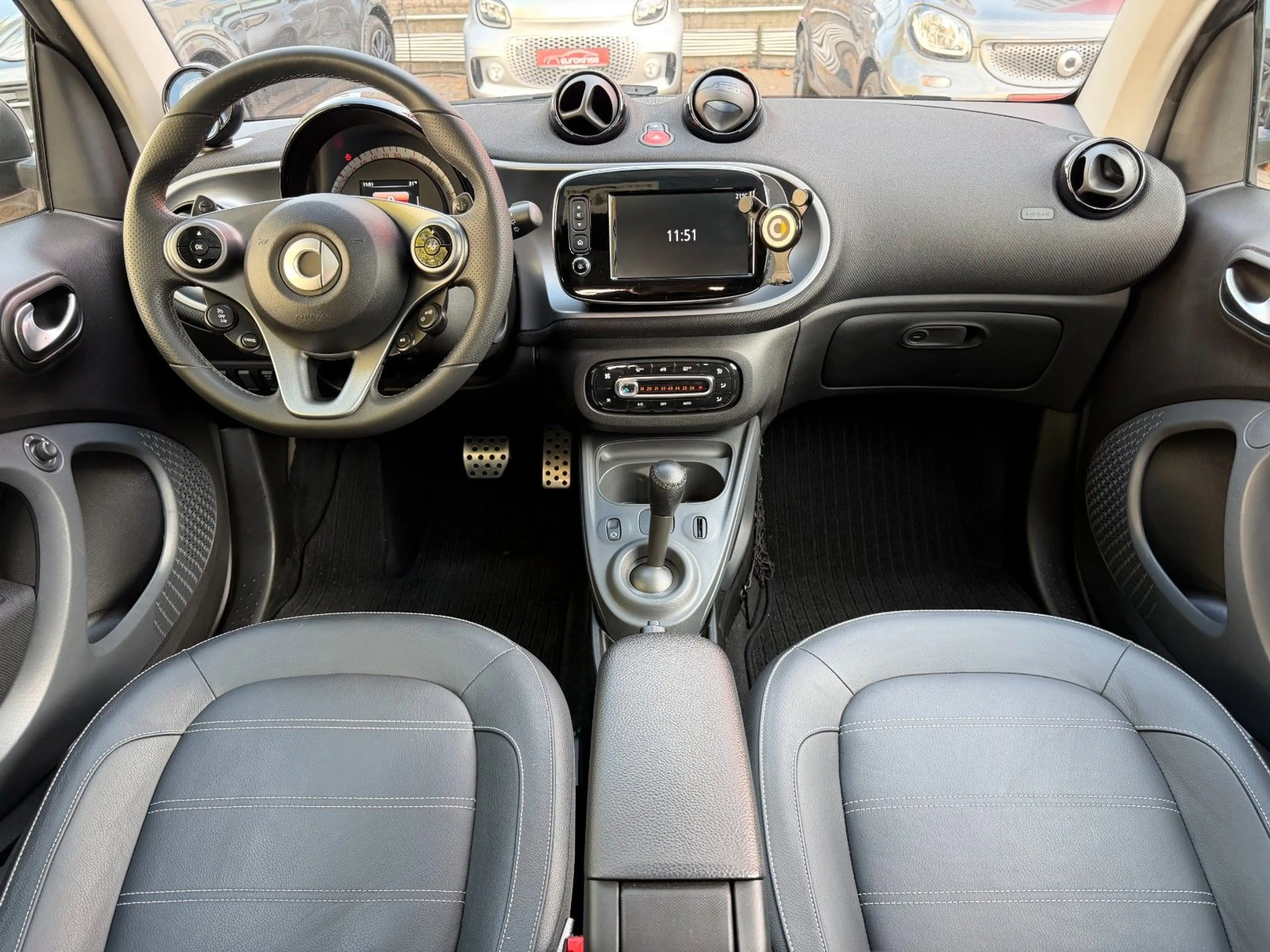 smart forTwo fortwo 66kW DCT prime SPORT*PANO*NAV*SHZ*PTS*KAM — photo 10