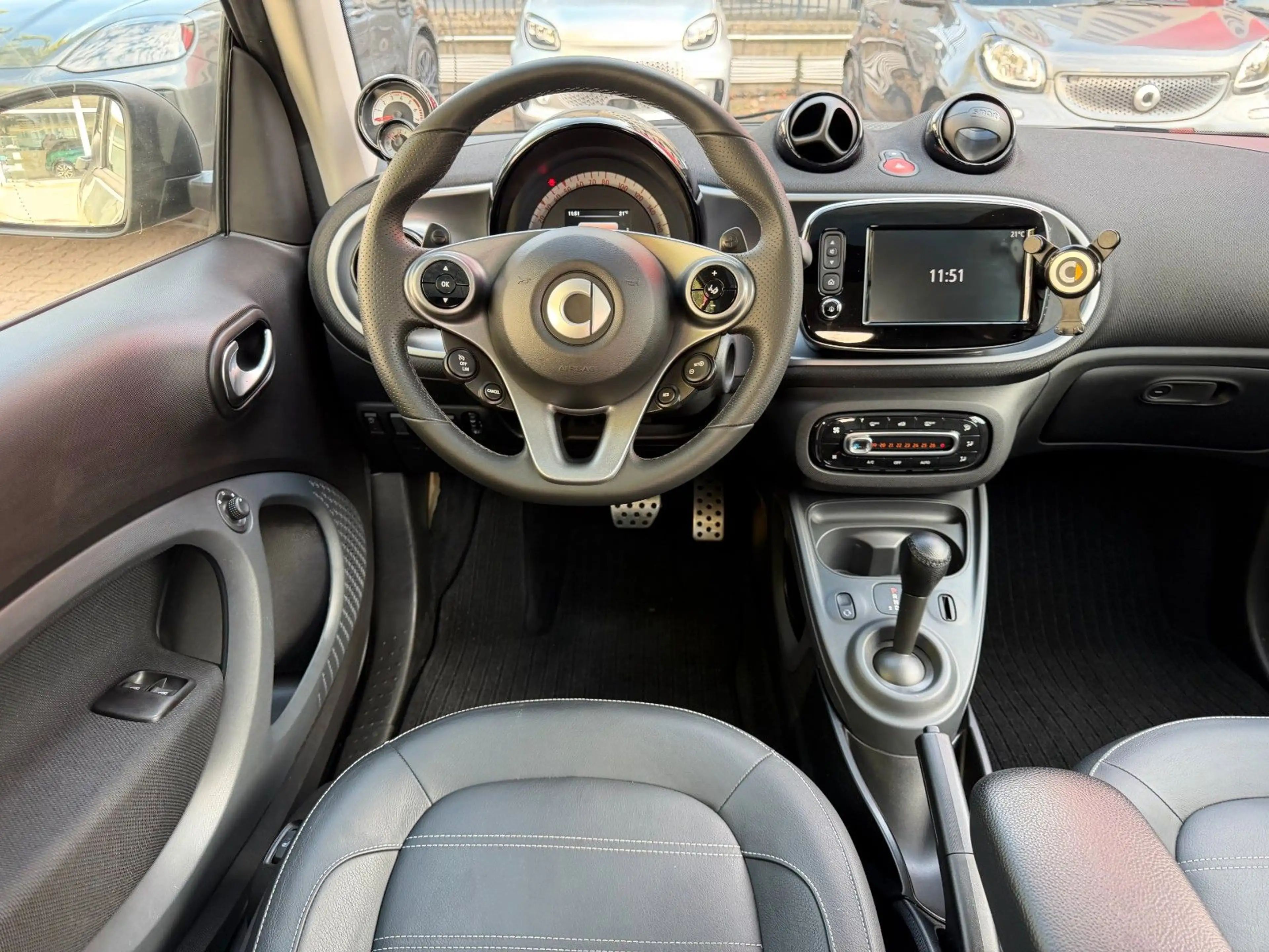 smart forTwo fortwo 66kW DCT prime SPORT*PANO*NAV*SHZ*PTS*KAM — photo 16