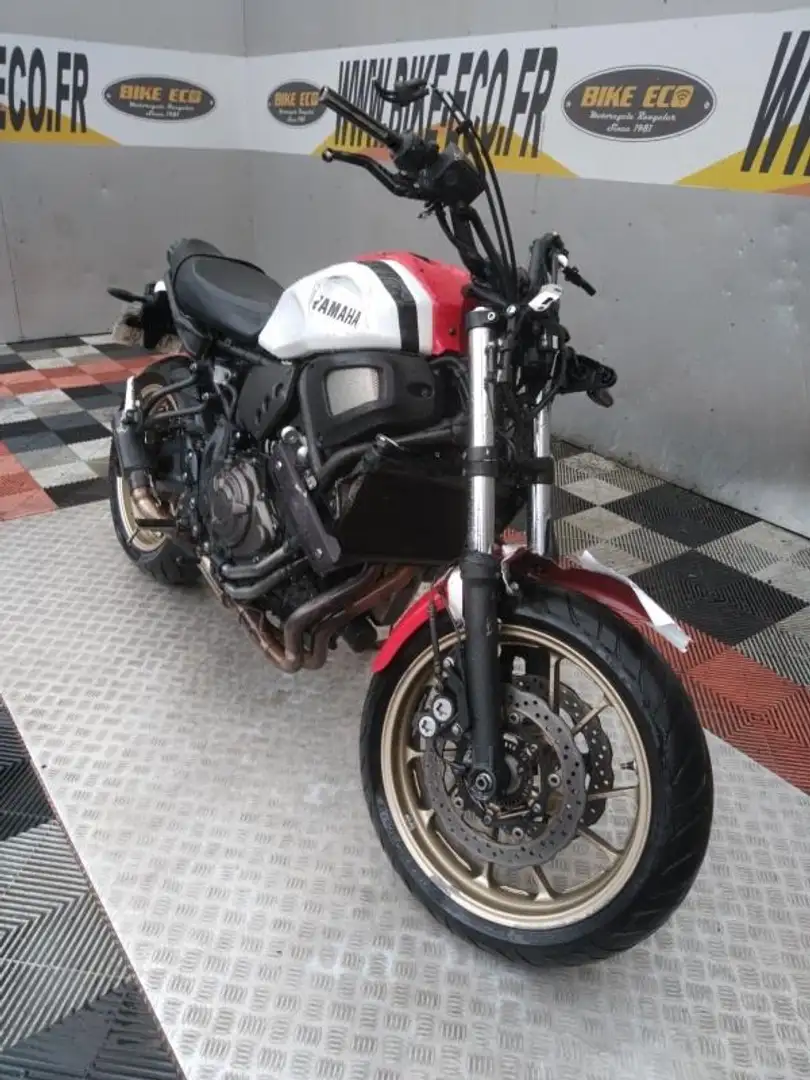 Yamaha XSR 700 Rojo - 2