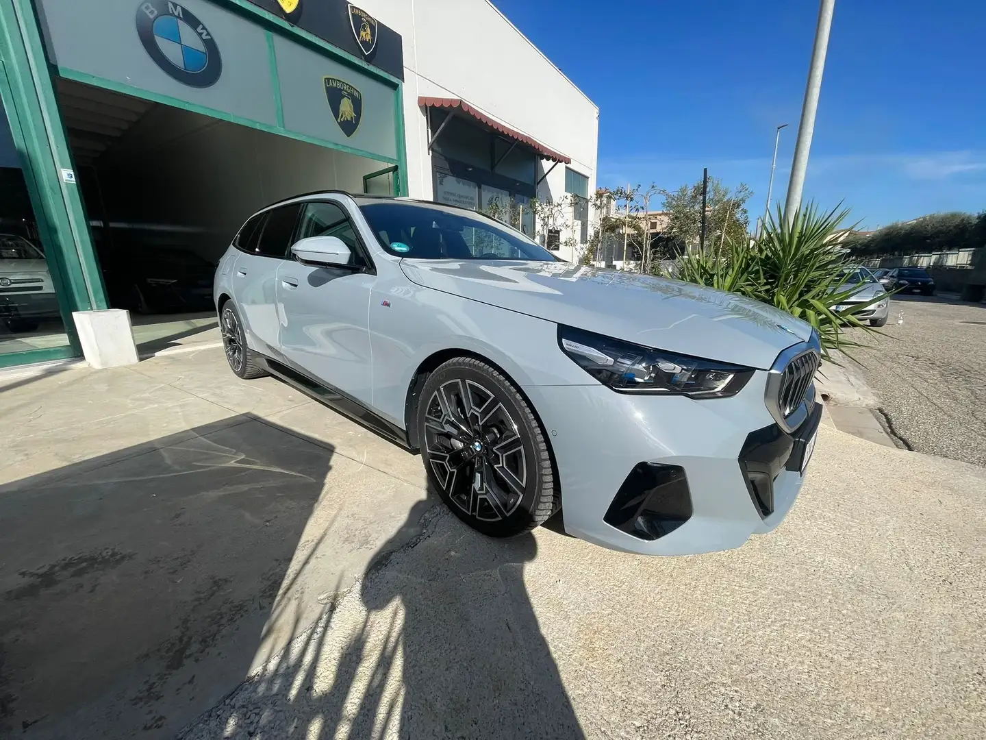 BMW 540 d XDRIVE TOURING M-SPORT PANO/E-SEAT/ASSIST/CONNEC Gris - 1