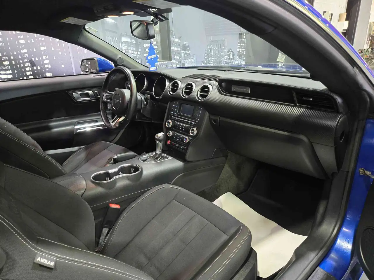 Ford Mustang photo Ford Mustang