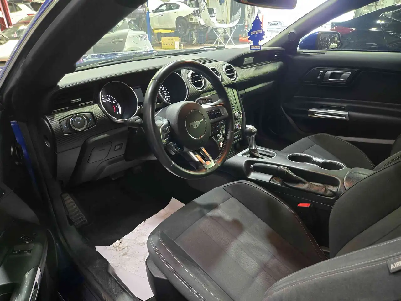 Ford Mustang photo Ford Mustang