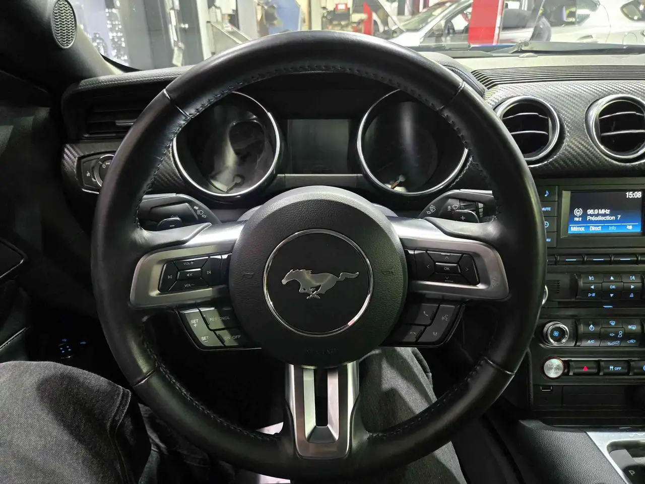 Ford Mustang photo Ford Mustang