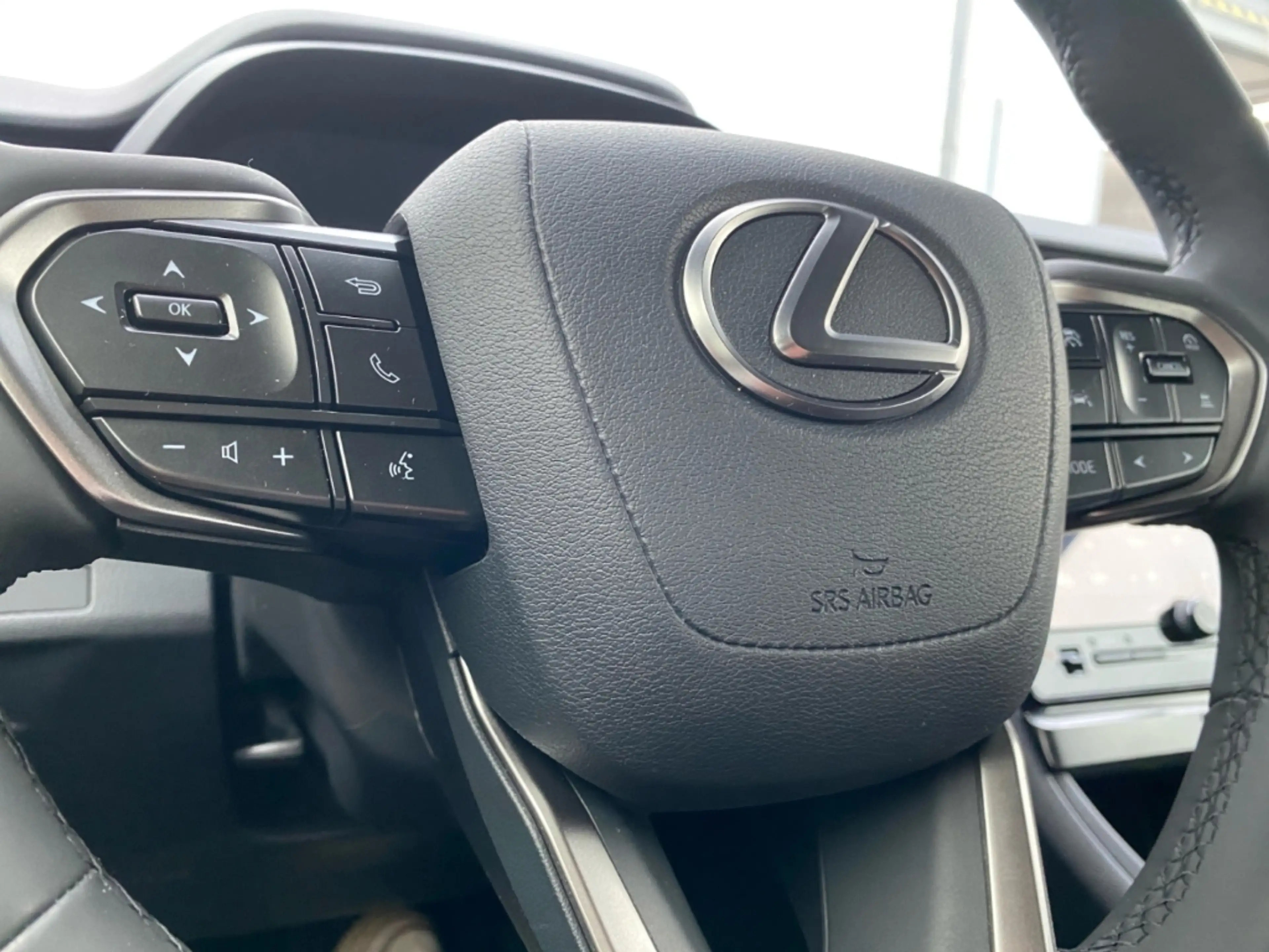 Lexus LBX BASIS plus Komfort Paket — photo 11