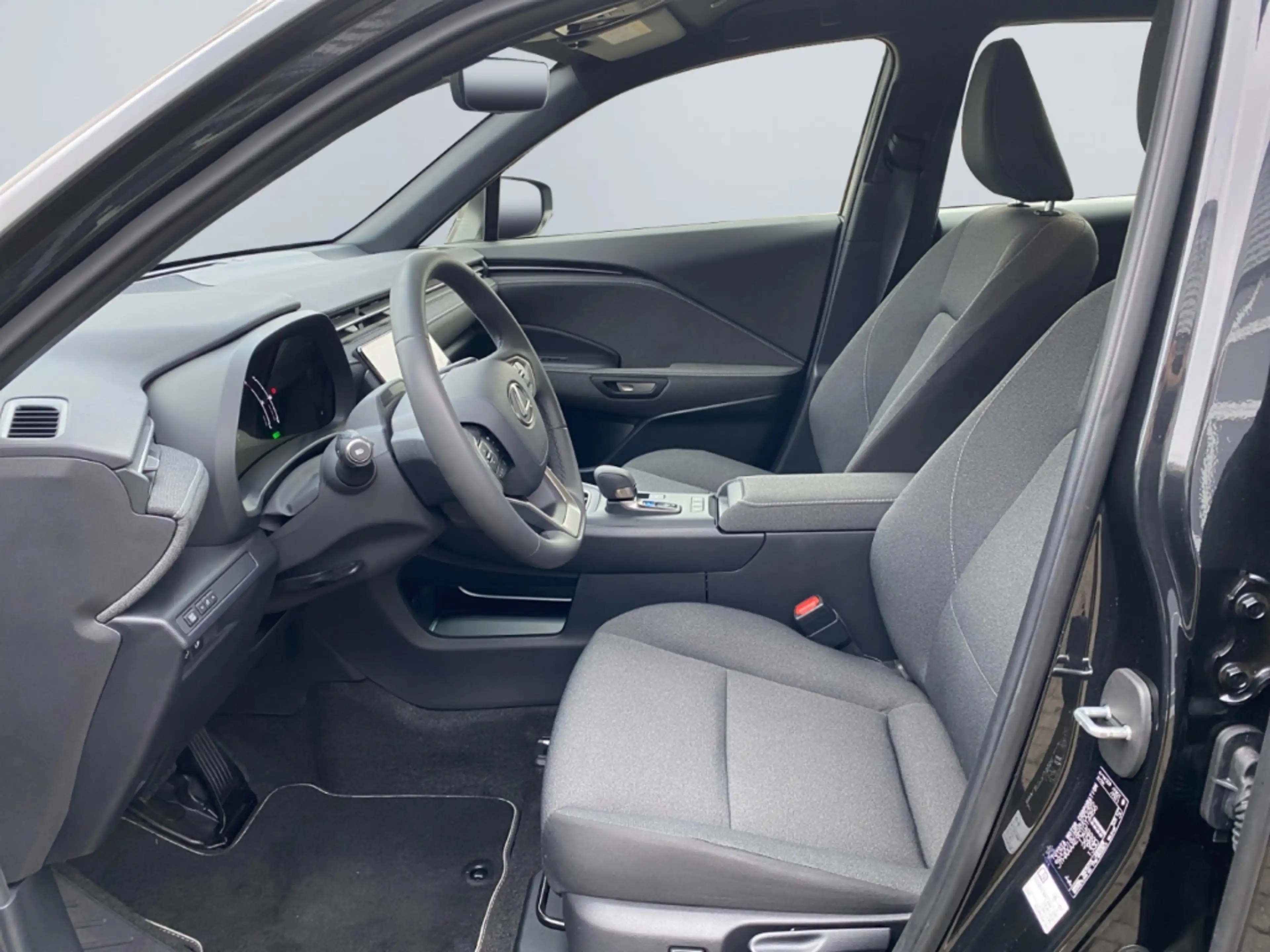 Lexus LBX BASIS plus Komfort Paket — photo 7